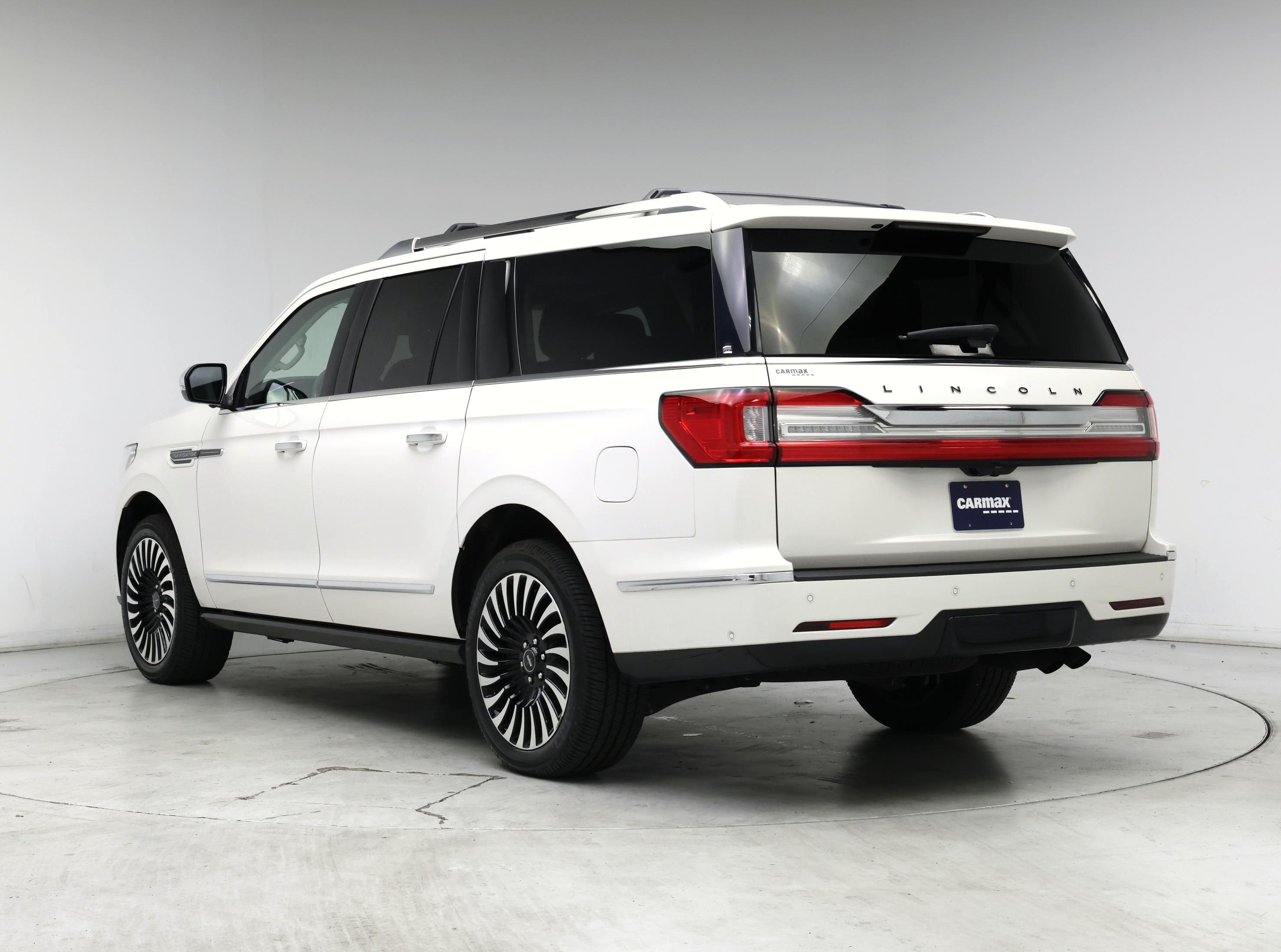Thumbnail: 2019 Lincoln Navigator L - 2