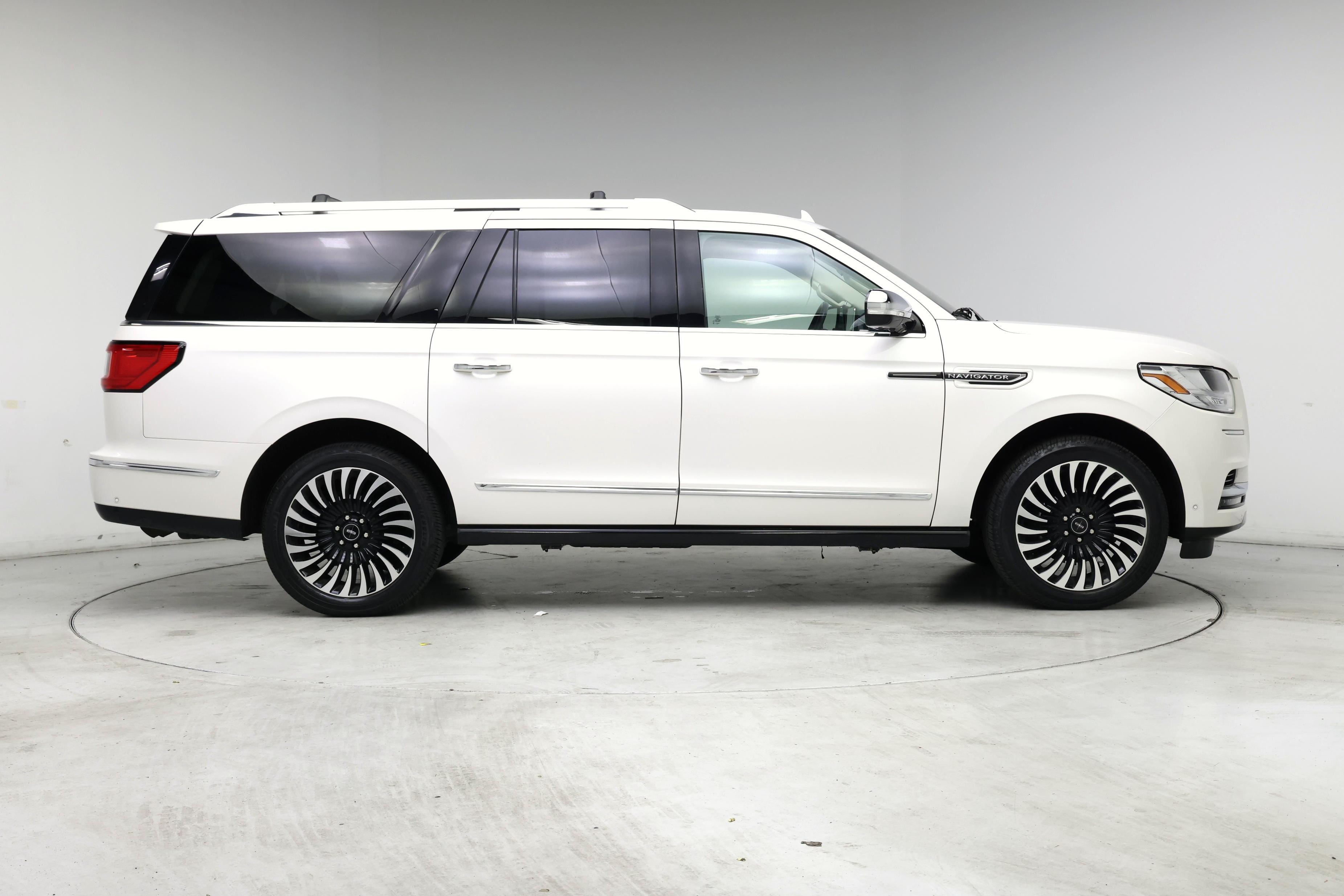 Thumbnail: 2019 Lincoln Navigator L - 7