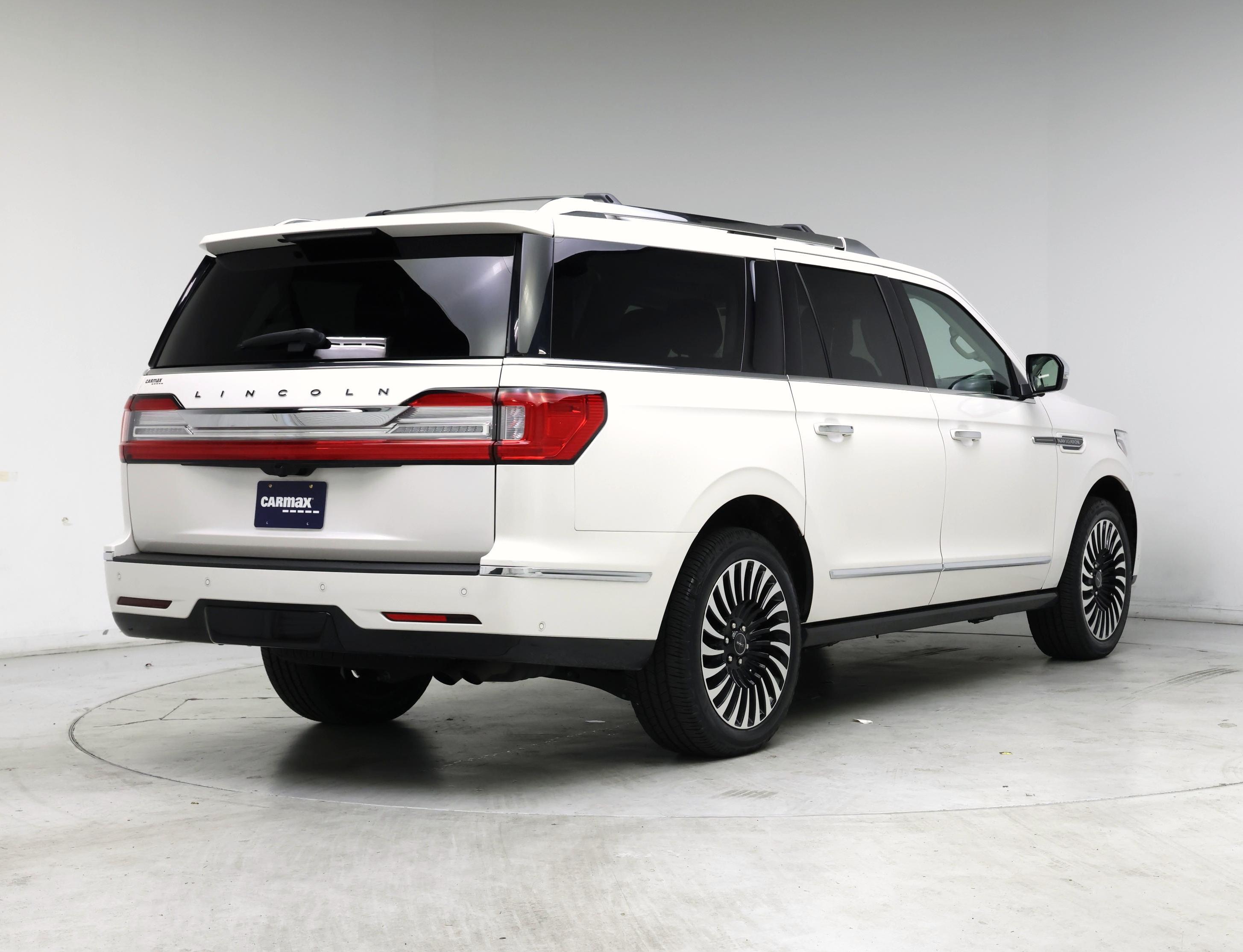 Thumbnail: 2019 Lincoln Navigator L - 8