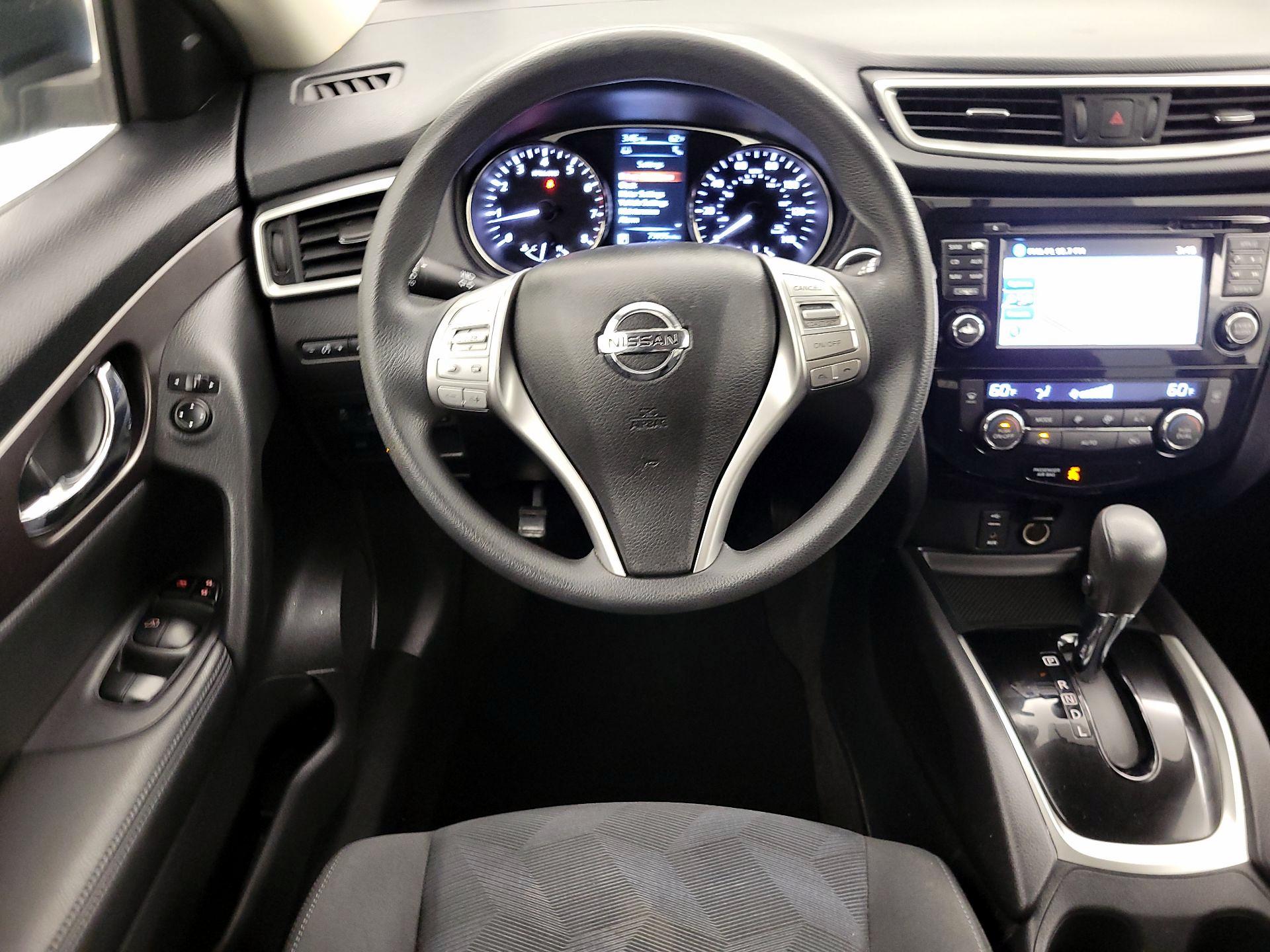 Thumbnail: 2015 Nissan Rogue - 10