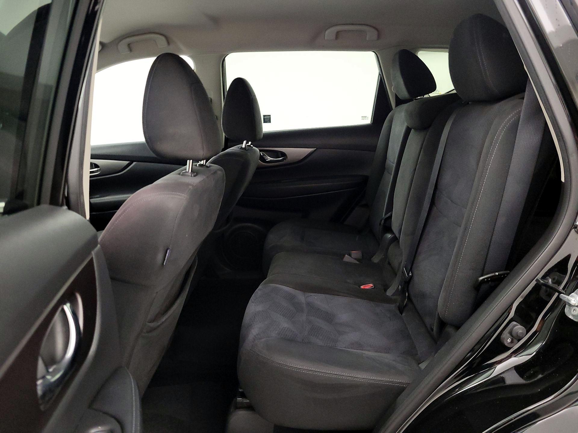 Thumbnail: 2015 Nissan Rogue - 20