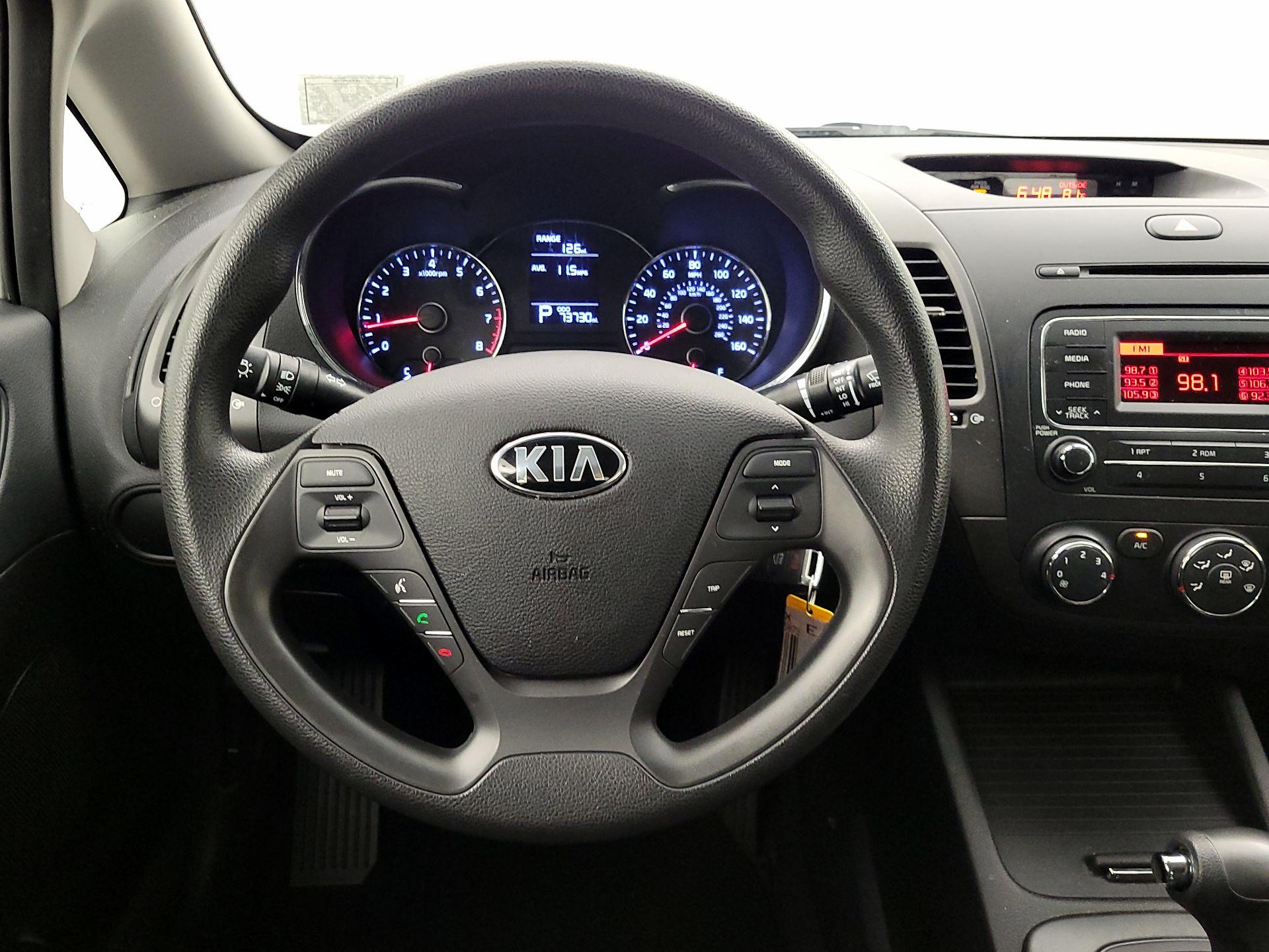 Thumbnail: 2016 Kia Forte - 10