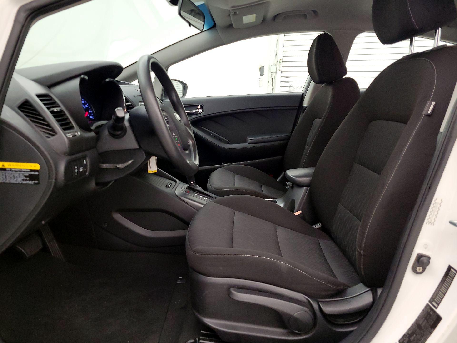 Thumbnail: 2016 Kia Forte - 11