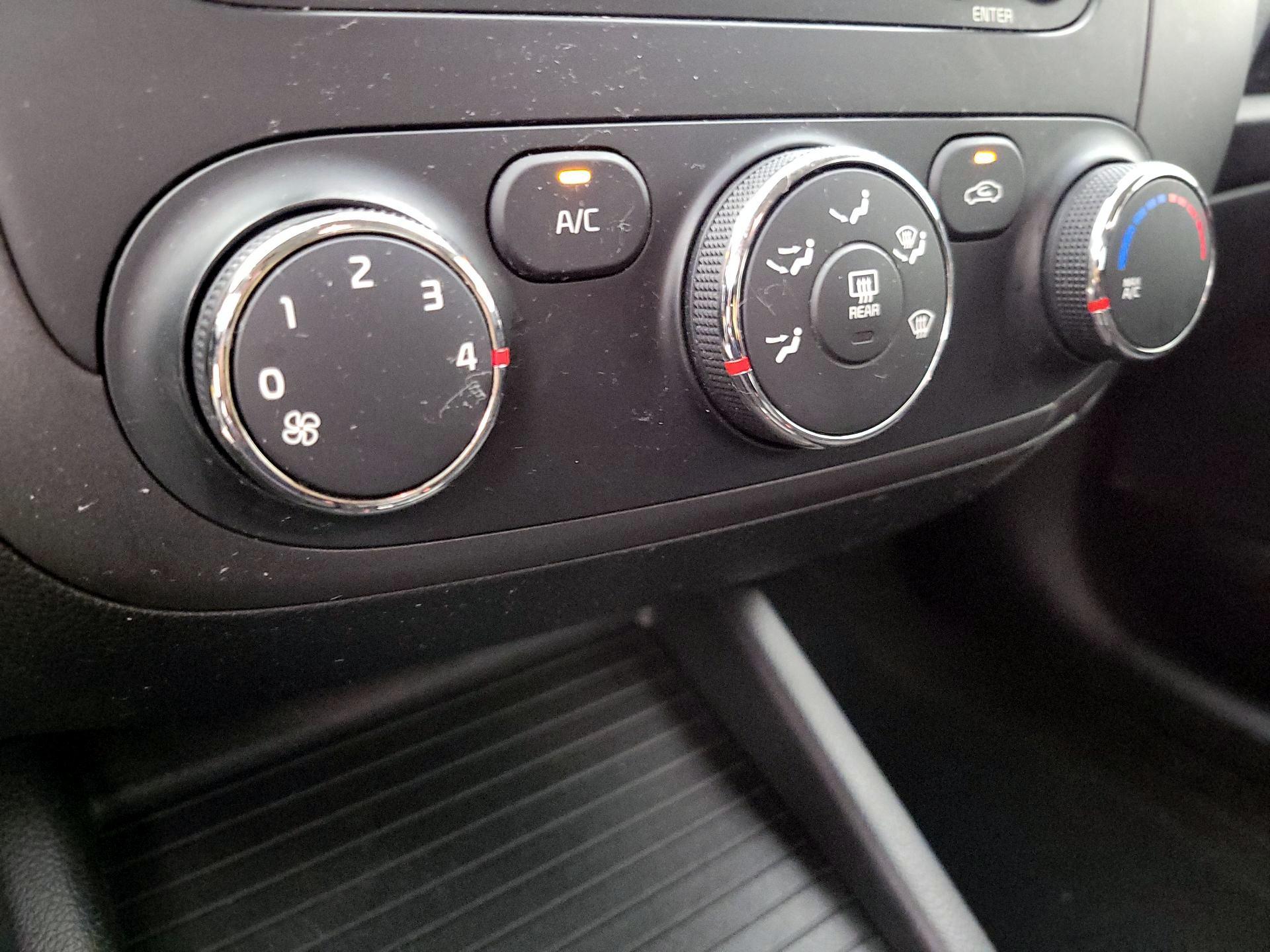 Thumbnail: 2016 Kia Forte - 15