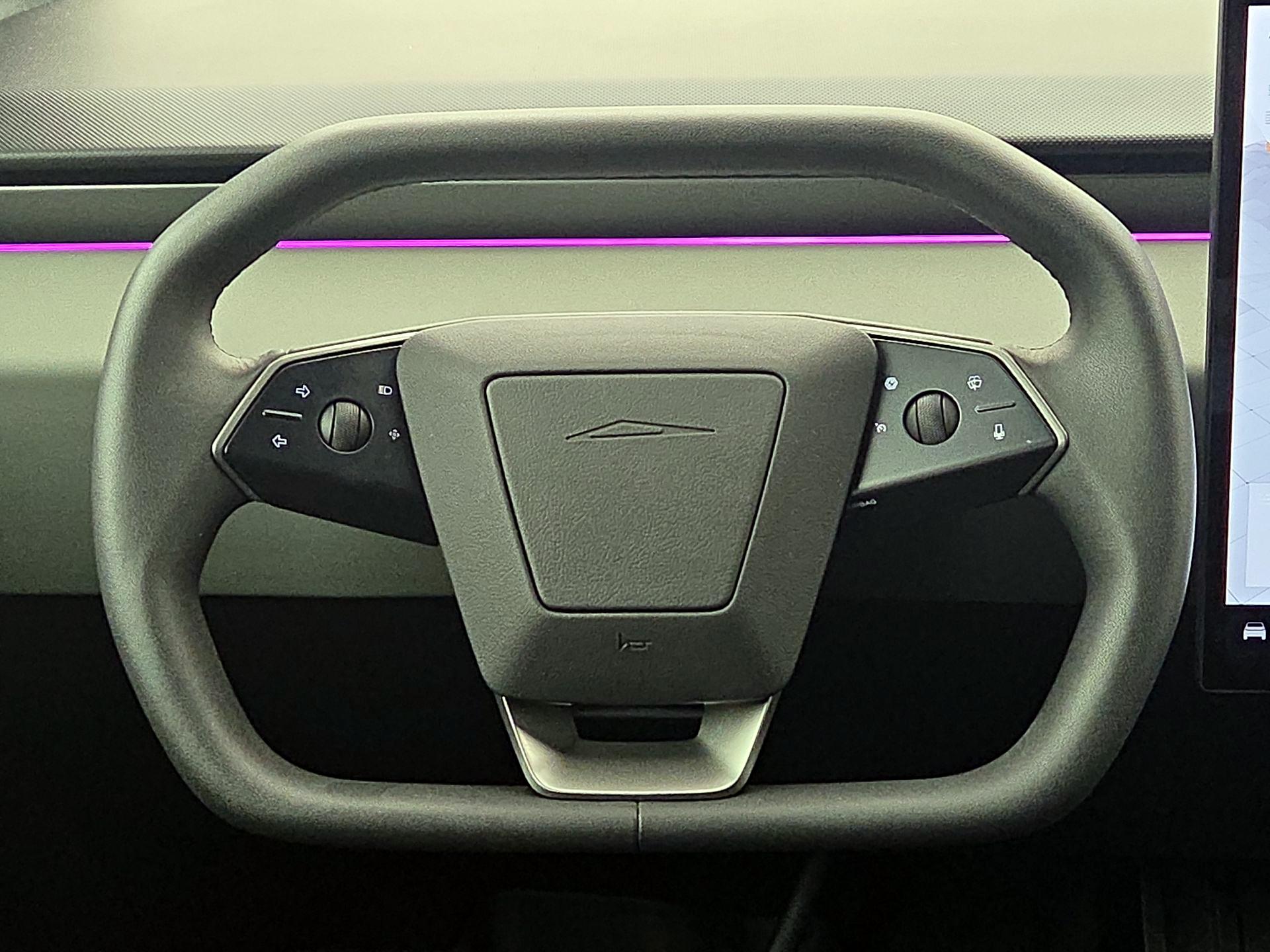 Thumbnail: 2025 Tesla Cybertruck - 10