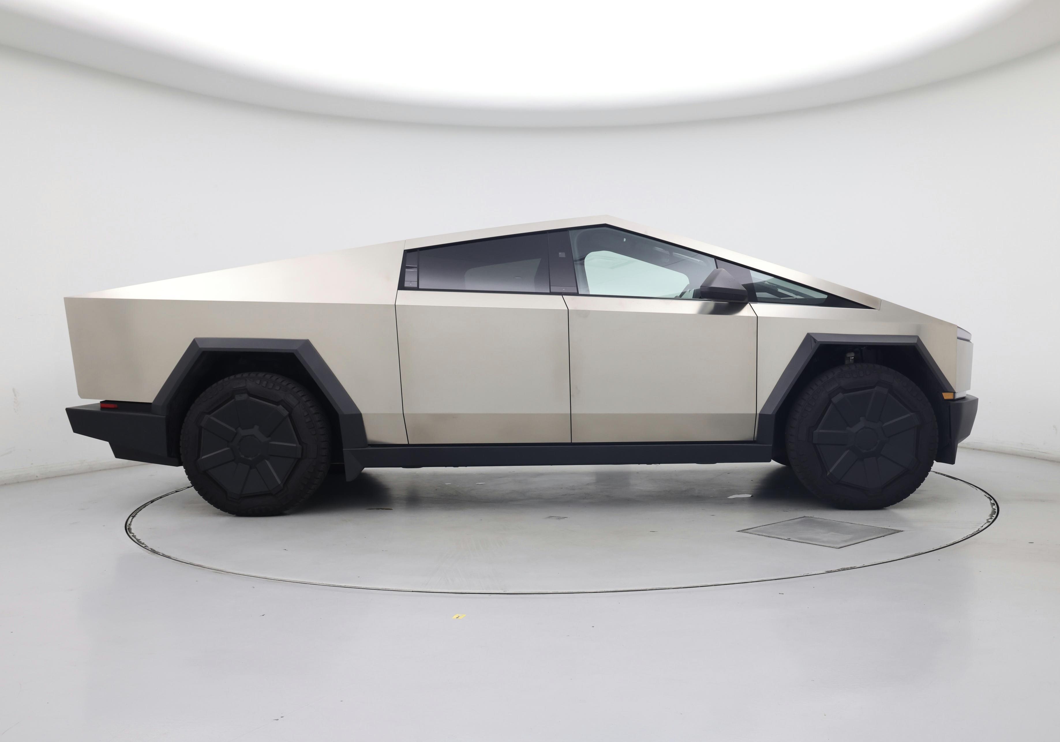 Thumbnail: 2025 Tesla Cybertruck - 7