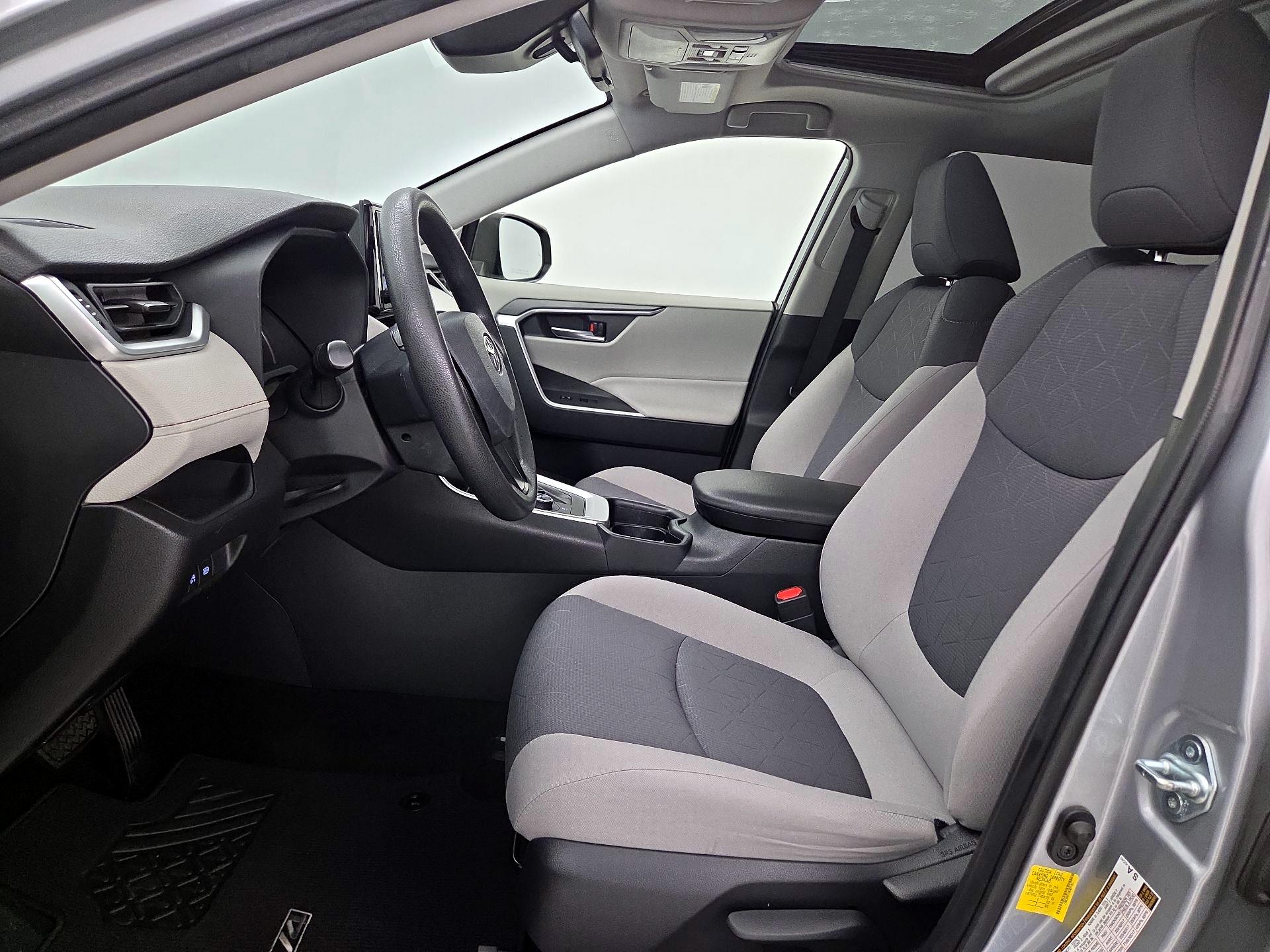 Thumbnail: 2019 Toyota RAV4 - 11