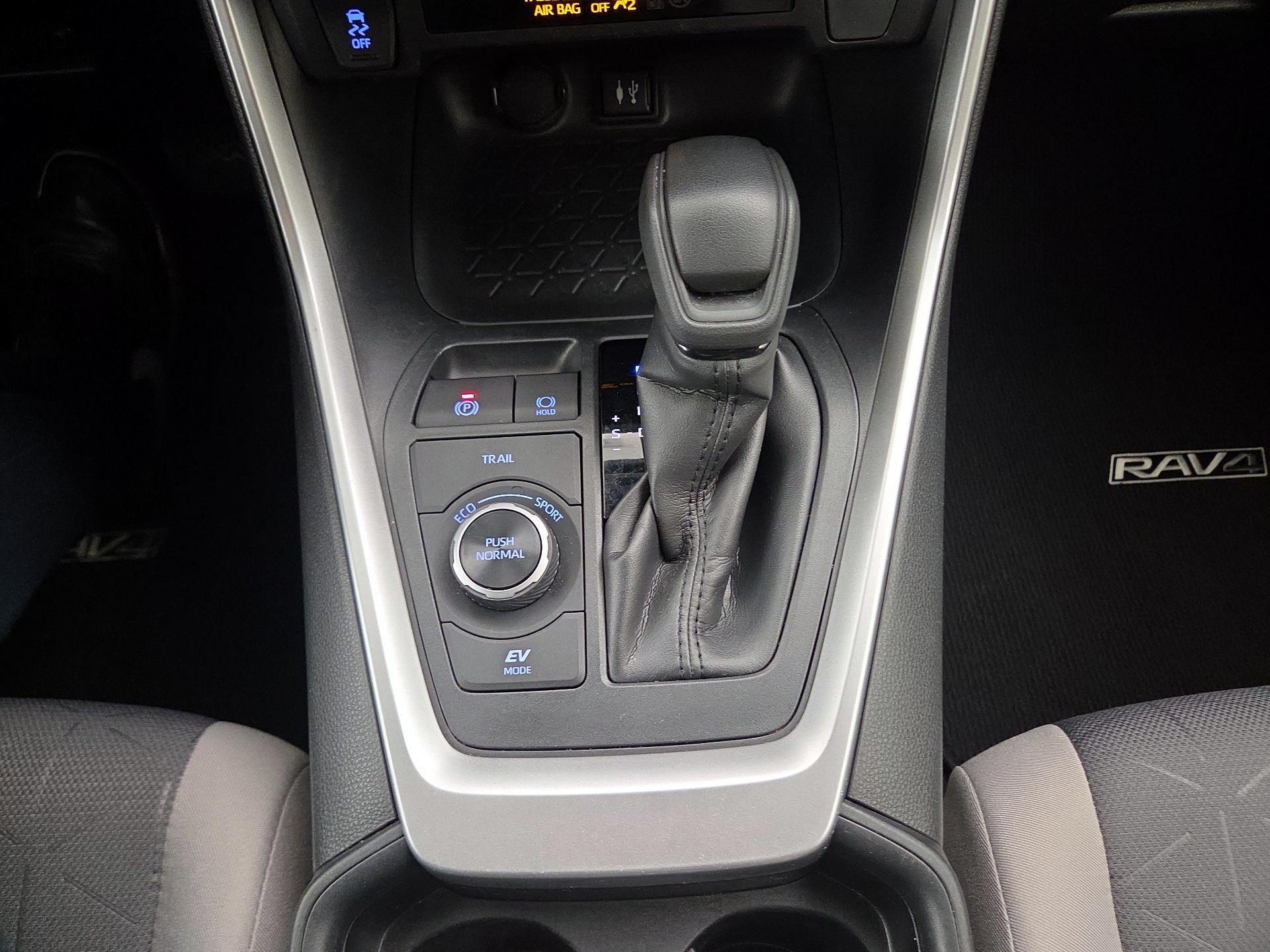 Thumbnail: 2019 Toyota RAV4 - 17