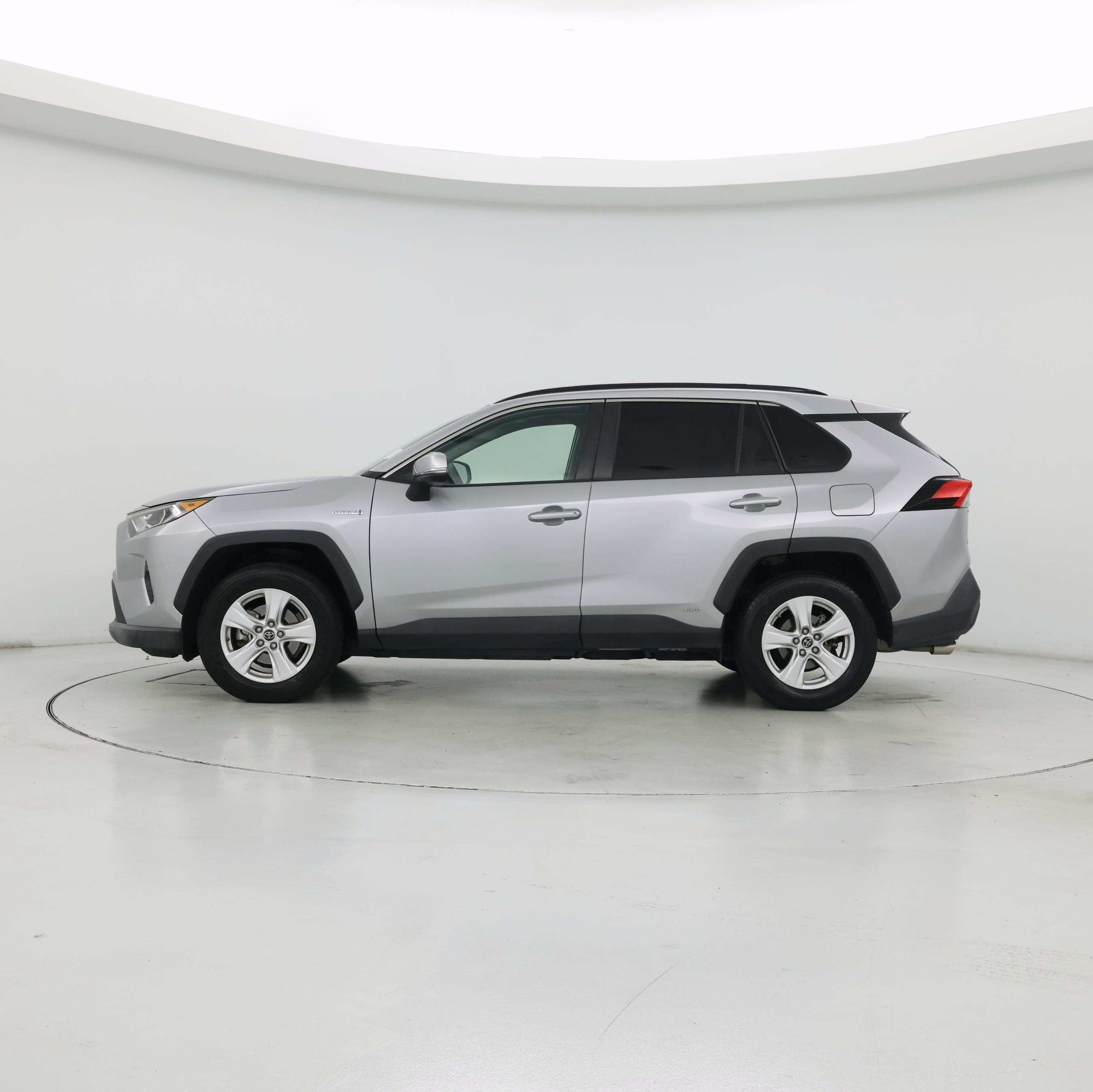 Thumbnail: 2019 Toyota RAV4 - 3