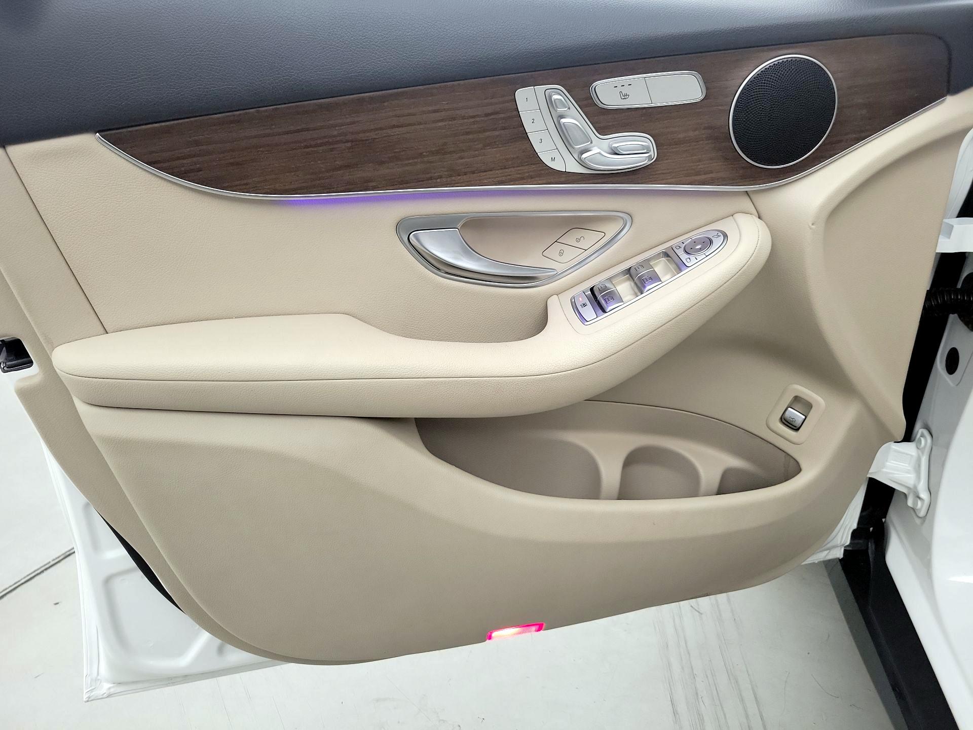 Thumbnail: 2020 Mercedes-Benz GLC - 12