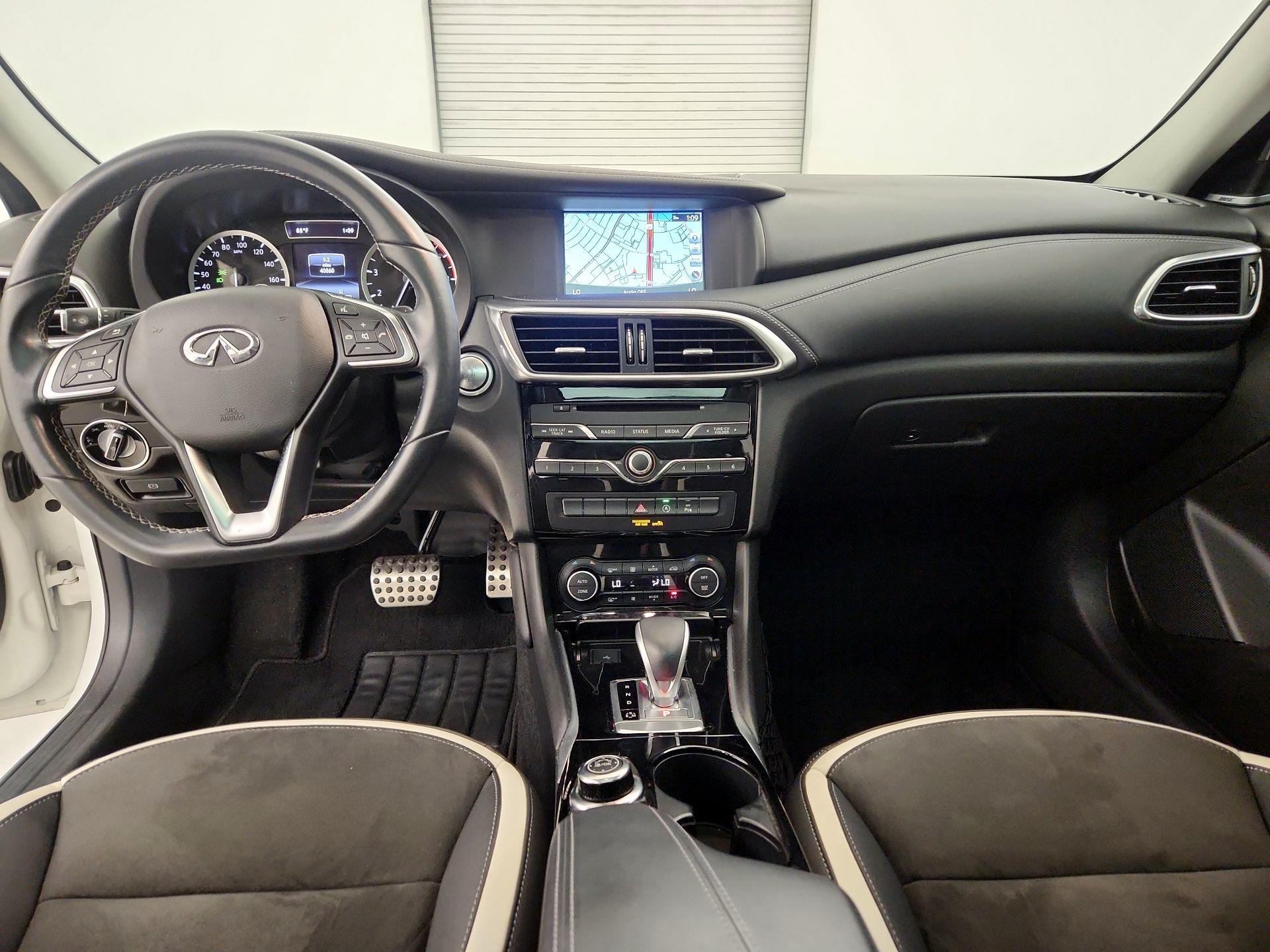 Thumbnail: 2017 INFINITI QX30 - 9