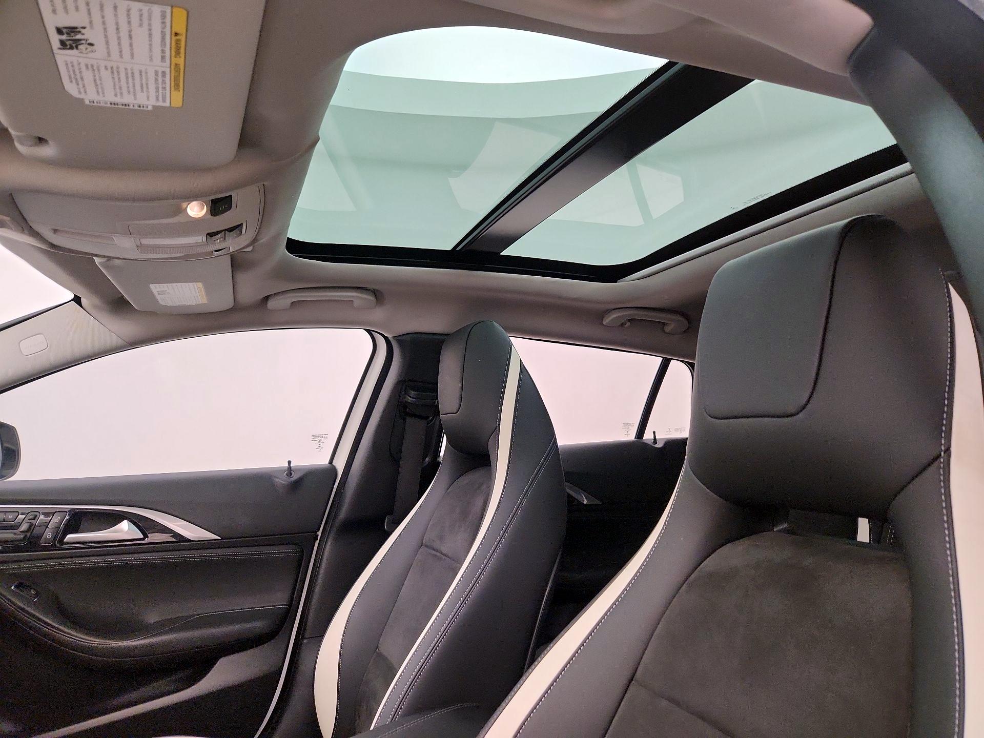 Thumbnail: 2017 INFINITI QX30 - 20