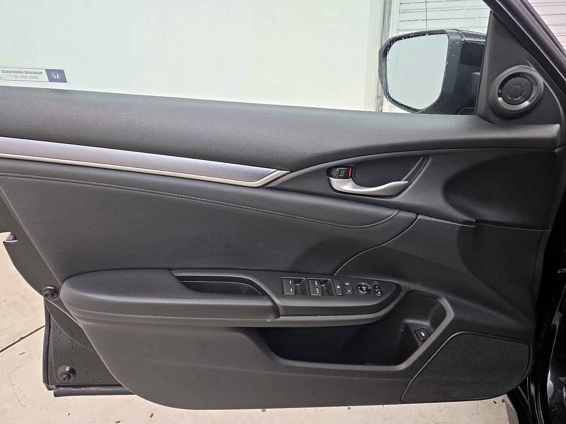 Thumbnail: 2016 Honda Civic - 12