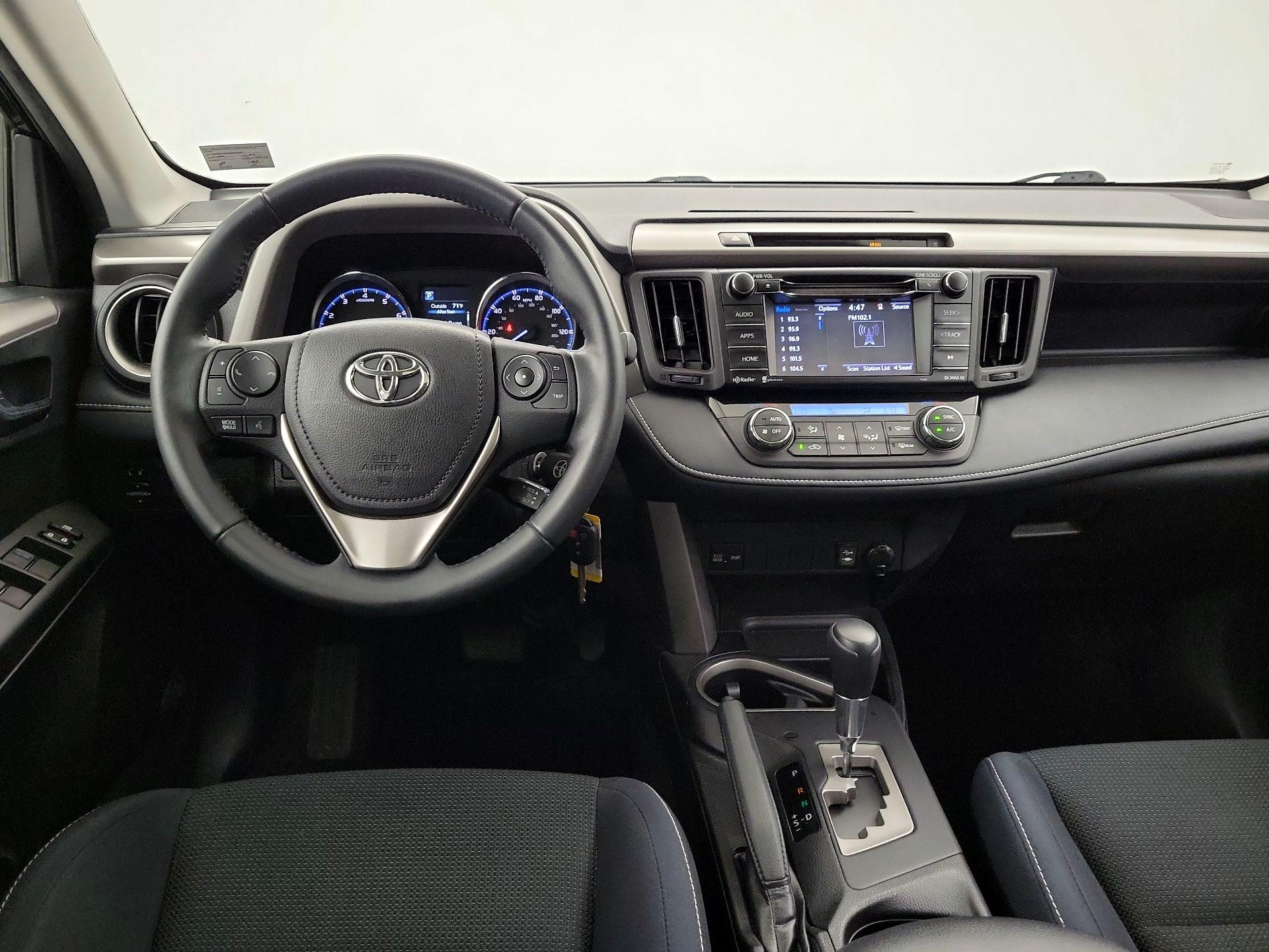 Thumbnail: 2016 Toyota RAV4 - 9