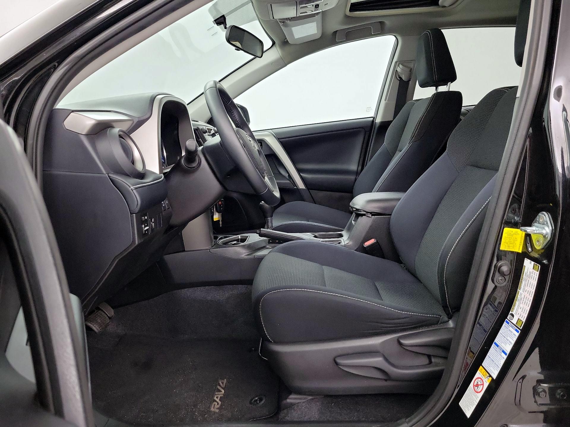Thumbnail: 2016 Toyota RAV4 - 11