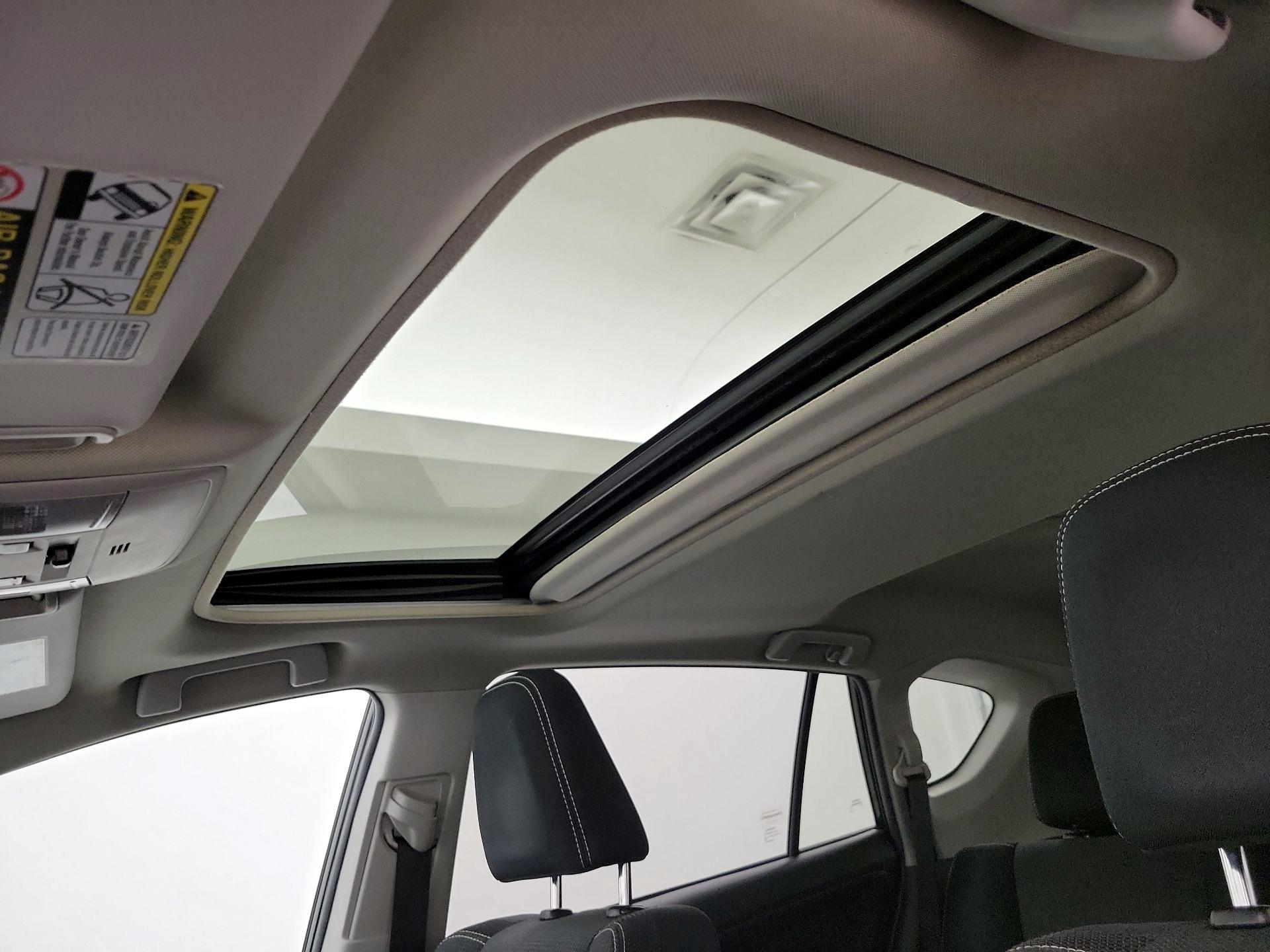 Thumbnail: 2016 Toyota RAV4 - 19