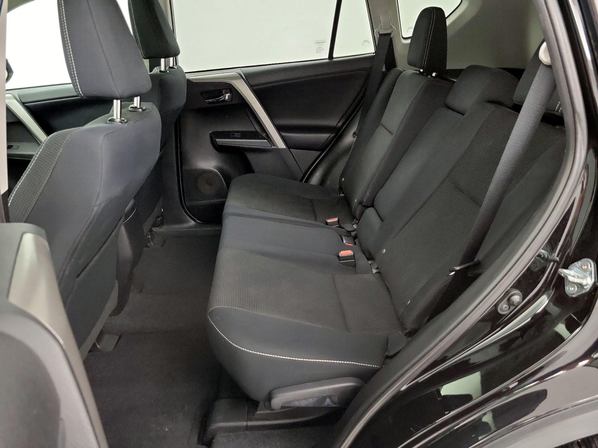 Thumbnail: 2016 Toyota RAV4 - 20