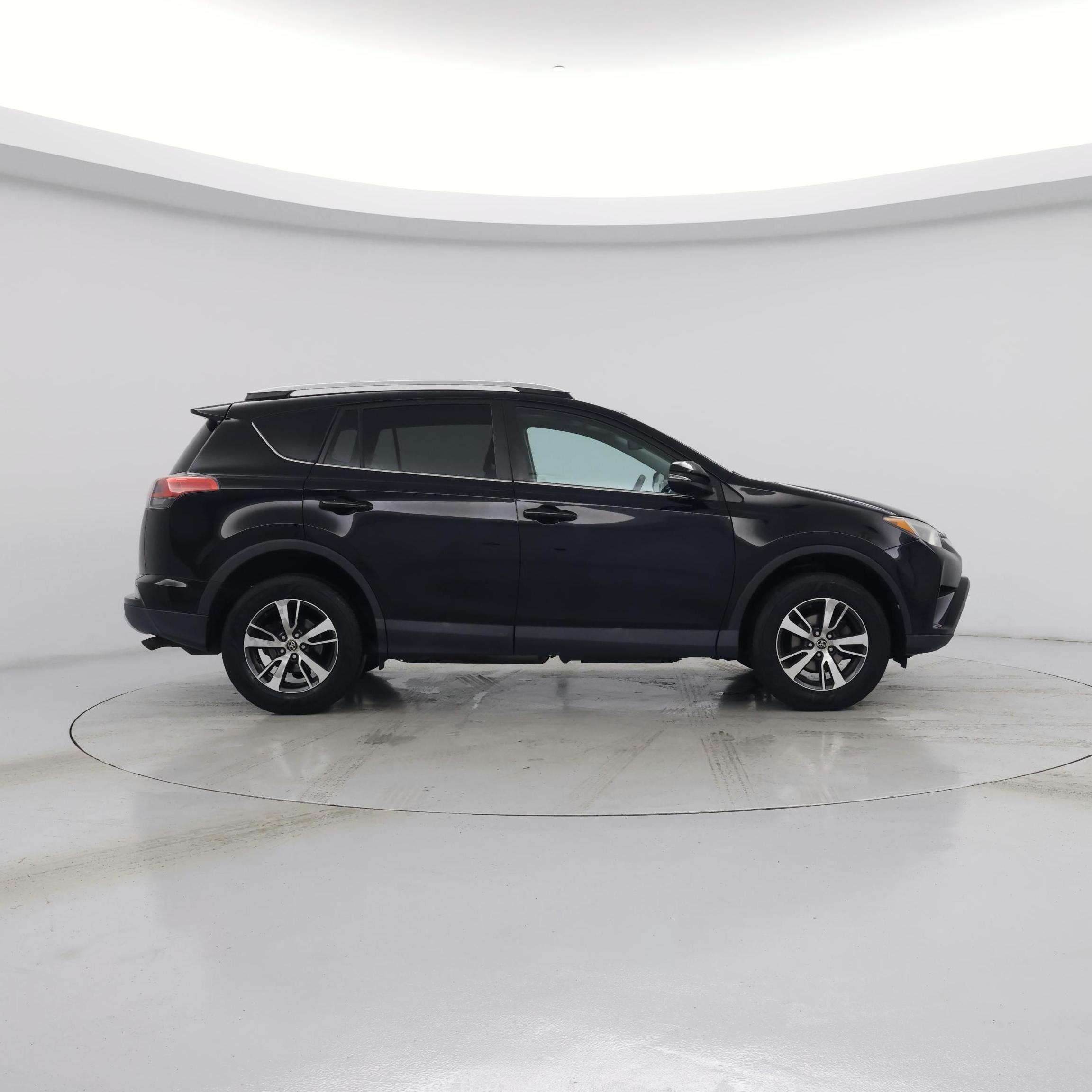 Thumbnail: 2016 Toyota RAV4 - 7