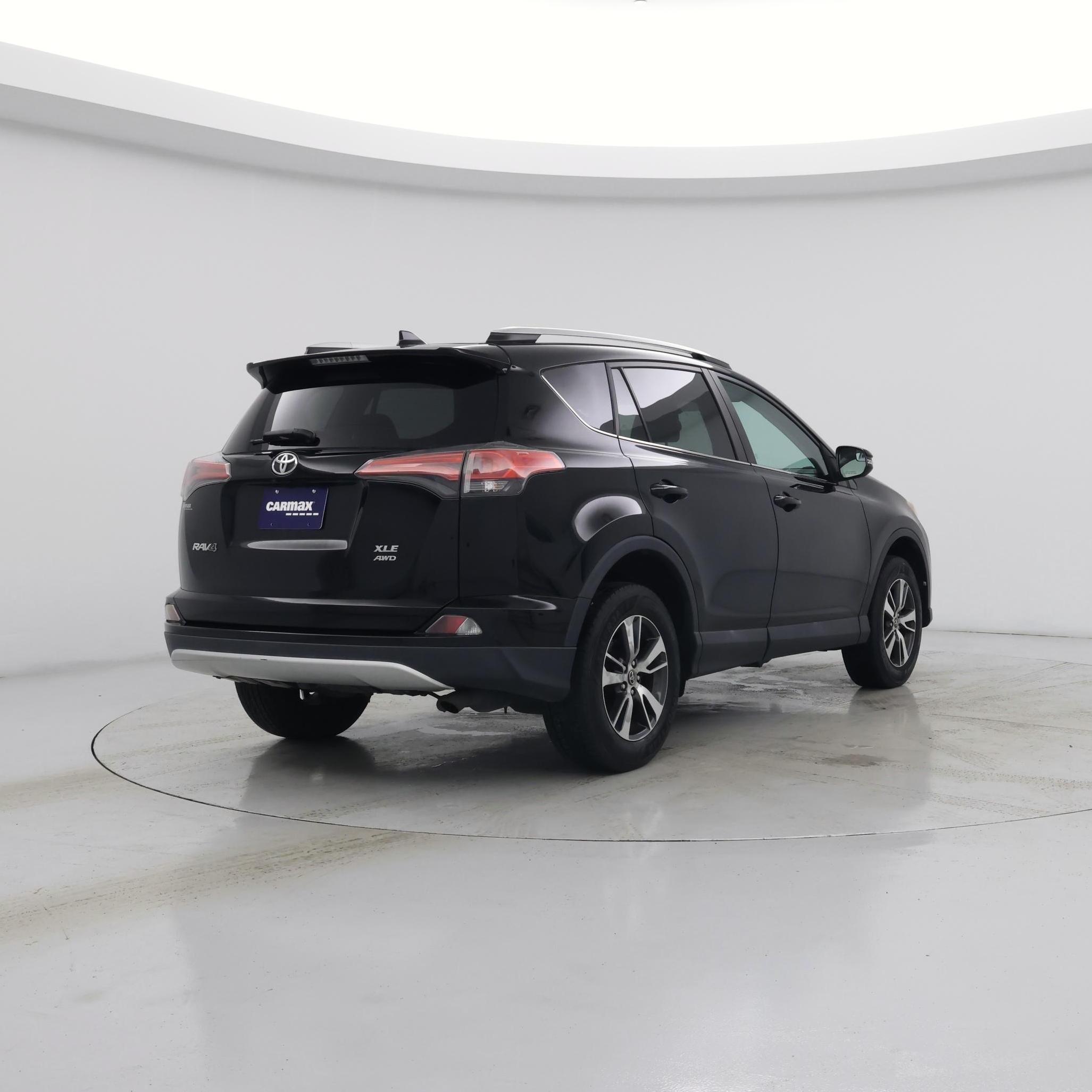 Thumbnail: 2016 Toyota RAV4 - 8