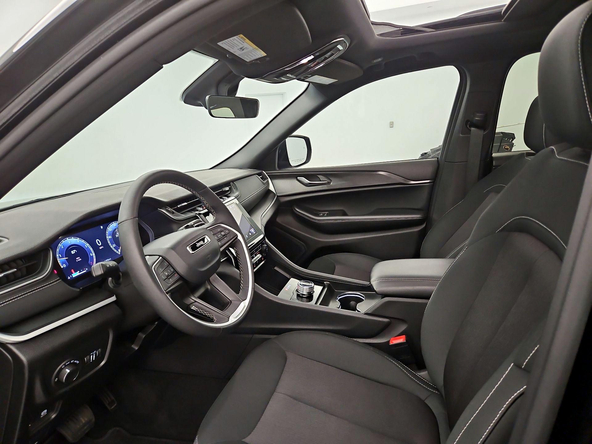 Thumbnail: 2025 Jeep Grand Cherokee - 11