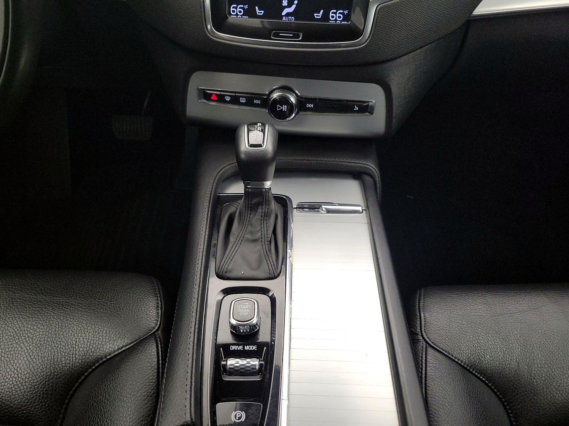 Thumbnail: 2018 Volvo XC90 - 18