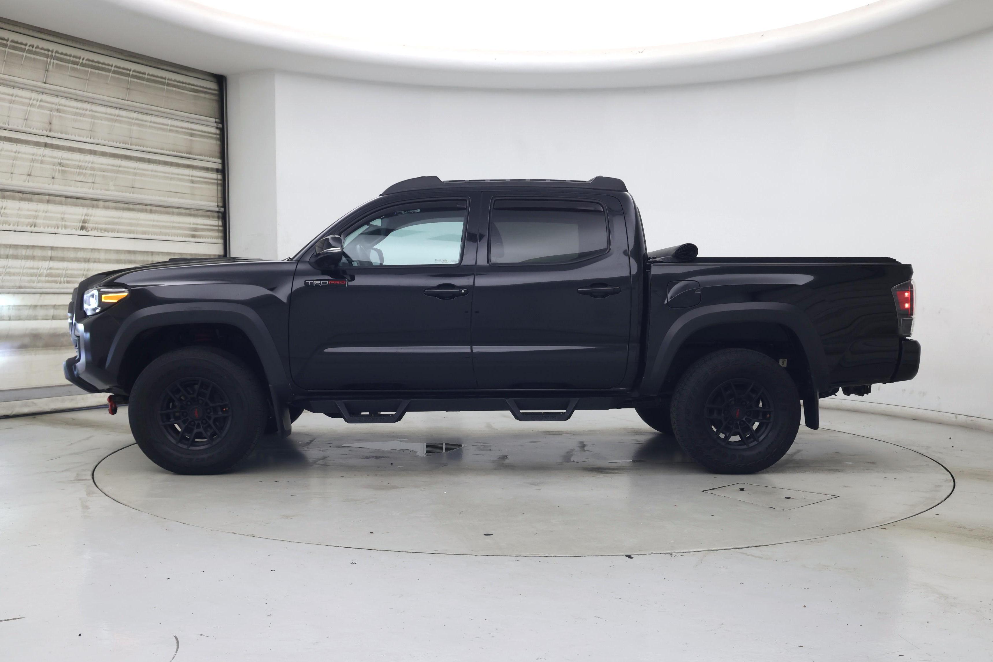 Thumbnail: 2020 Toyota Tacoma - 3