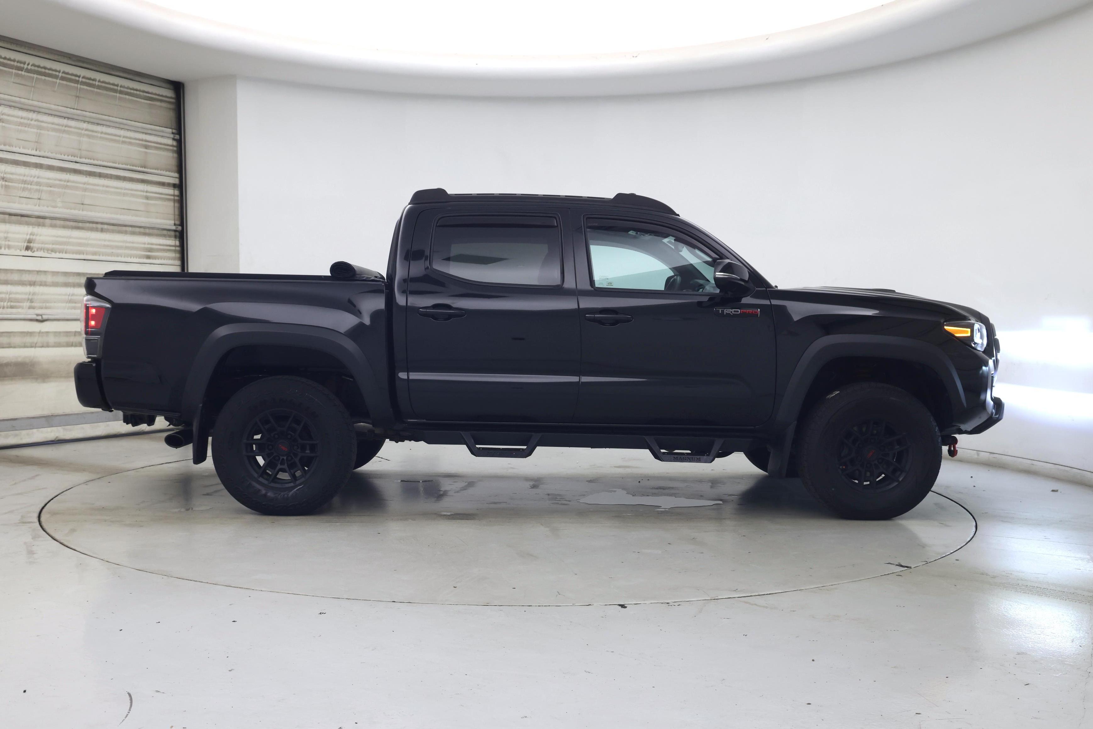 Thumbnail: 2020 Toyota Tacoma - 7