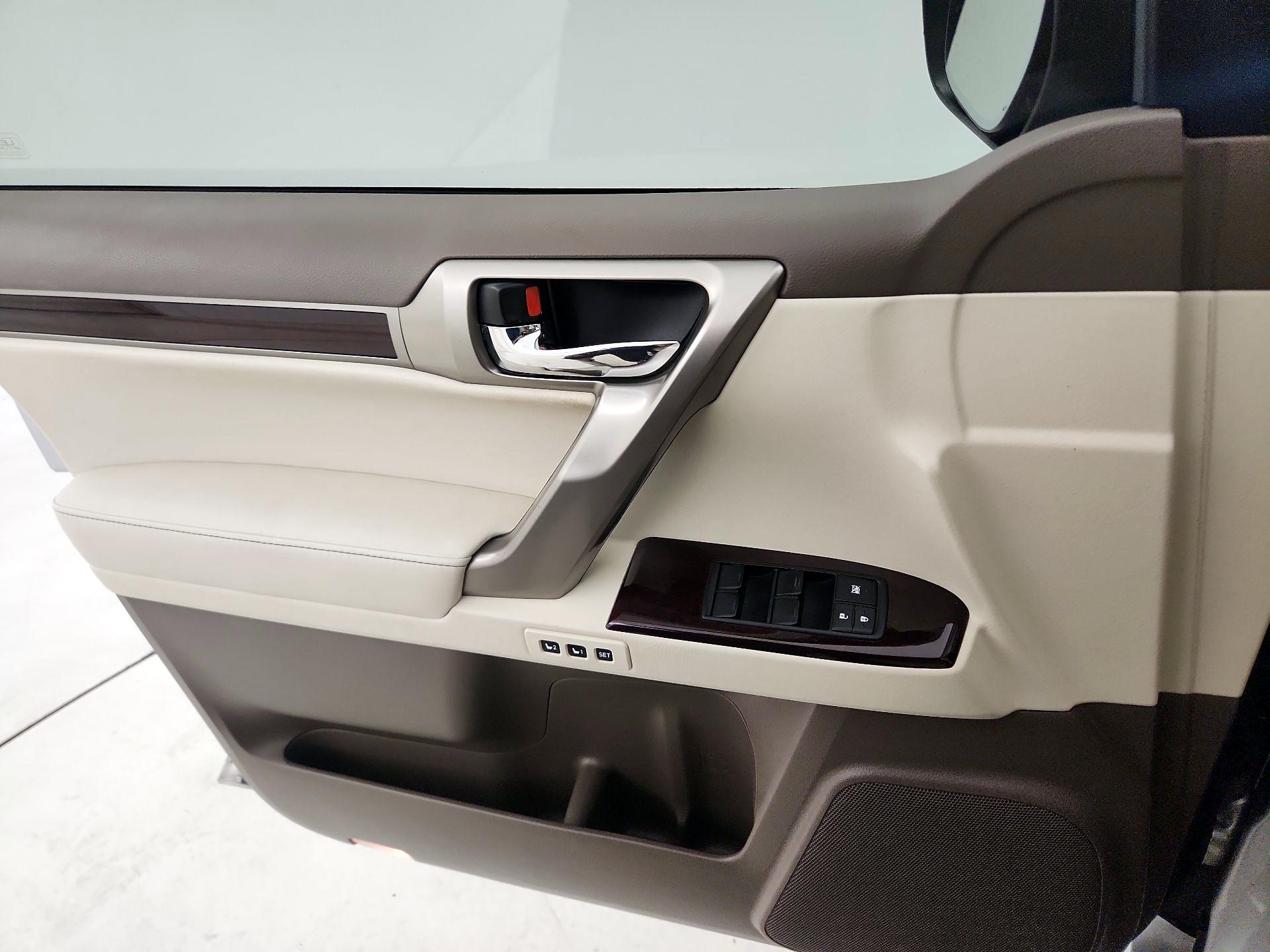 Thumbnail: 2014 Lexus GX - 12