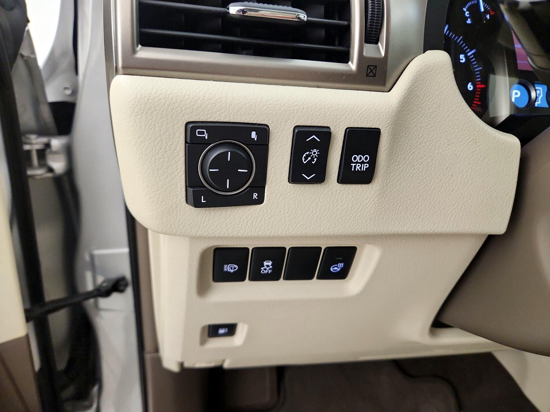 Thumbnail: 2014 Lexus GX - 13