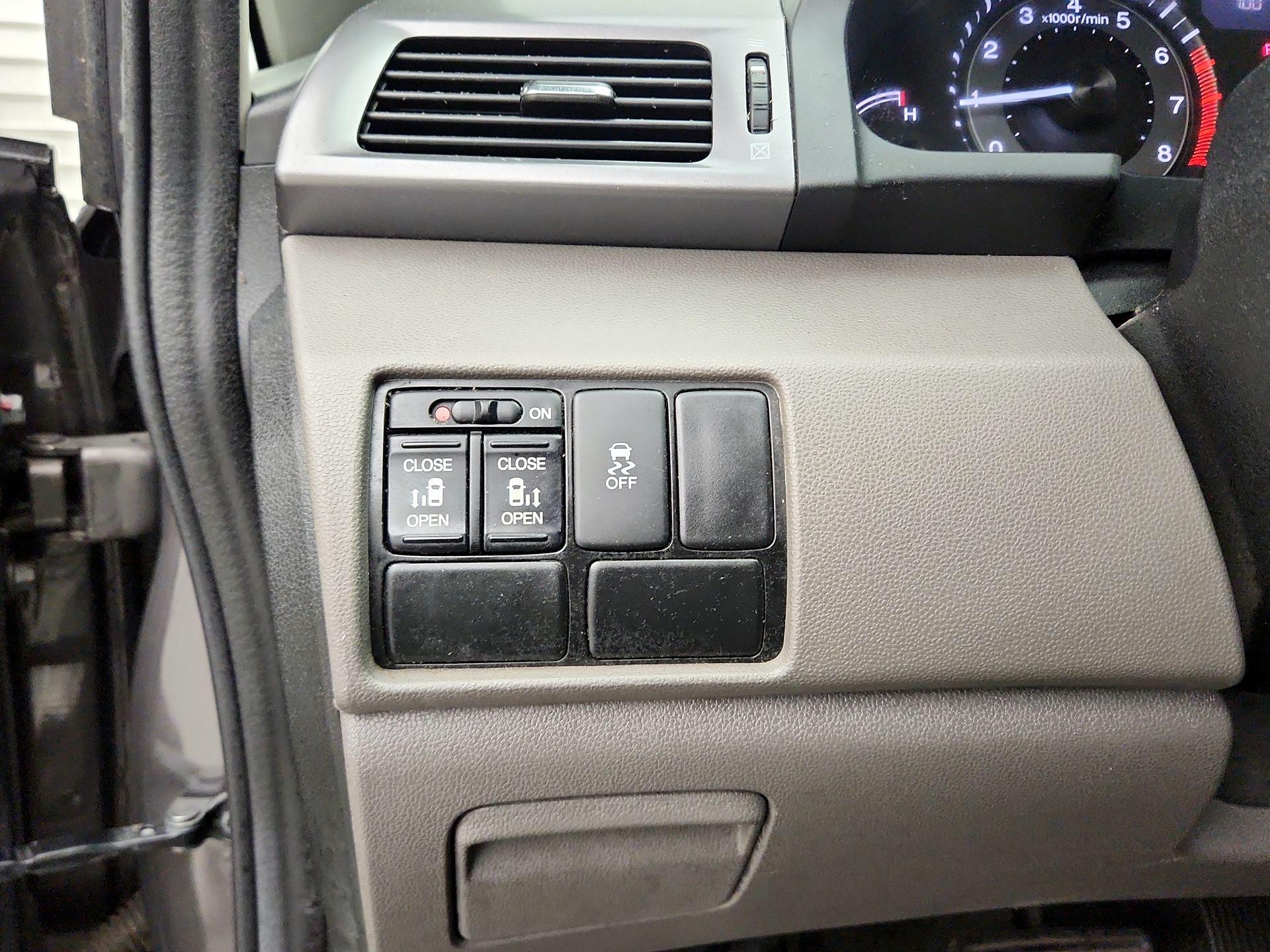 Thumbnail: 2014 Honda Odyssey - 13
