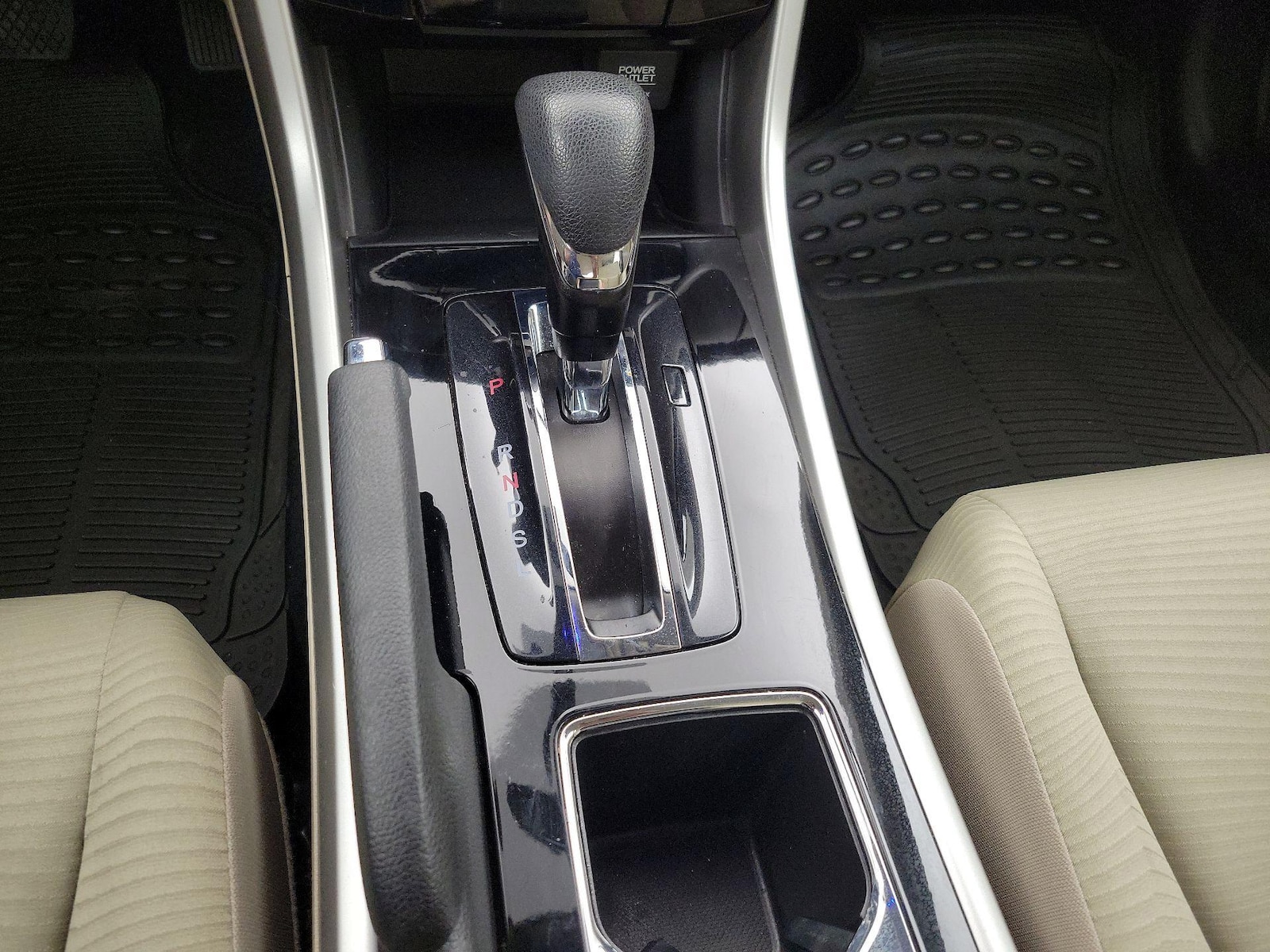 2017 Honda Accord LX - Photo 18