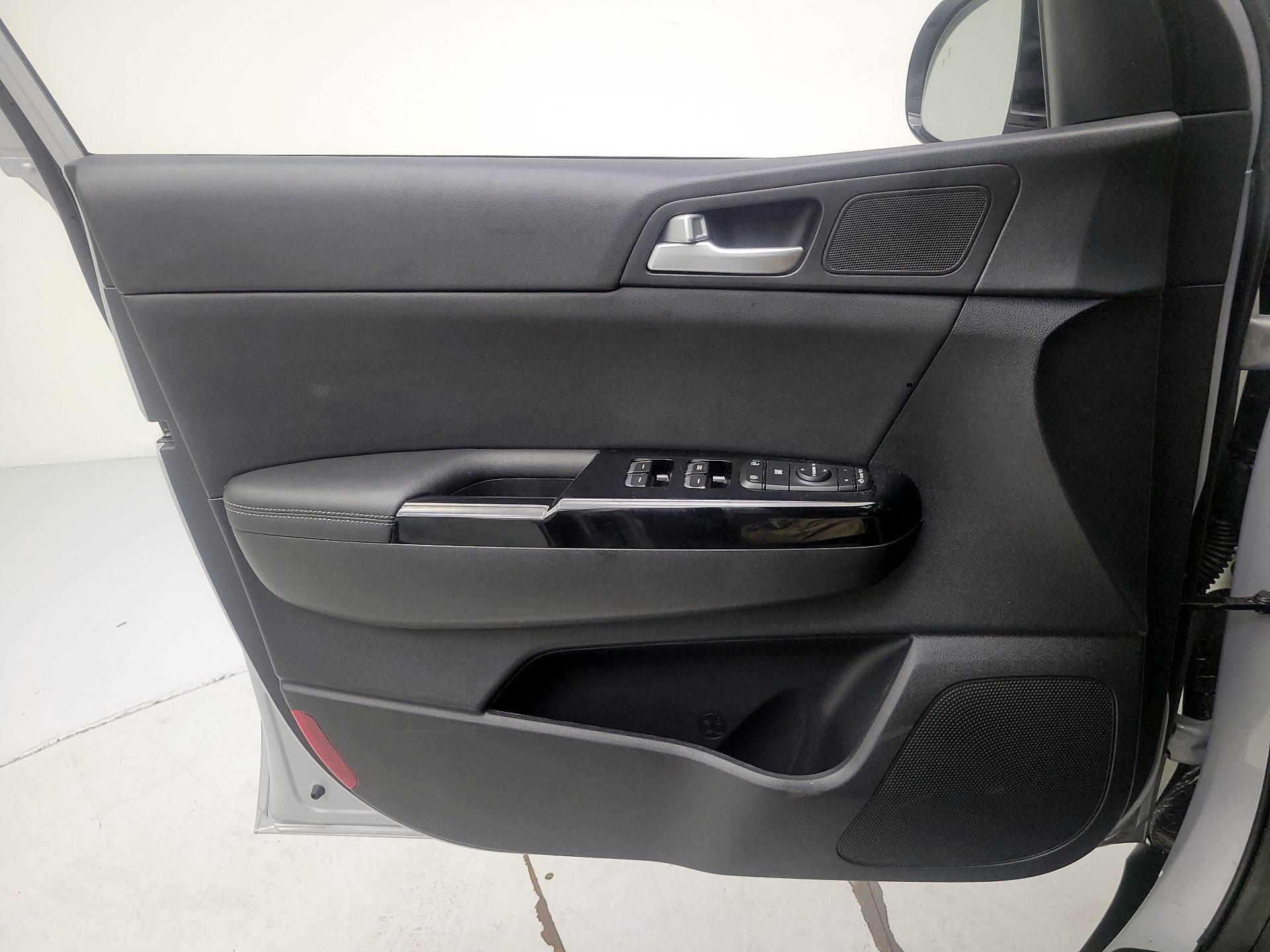 Thumbnail: 2019 Kia Sportage - 12