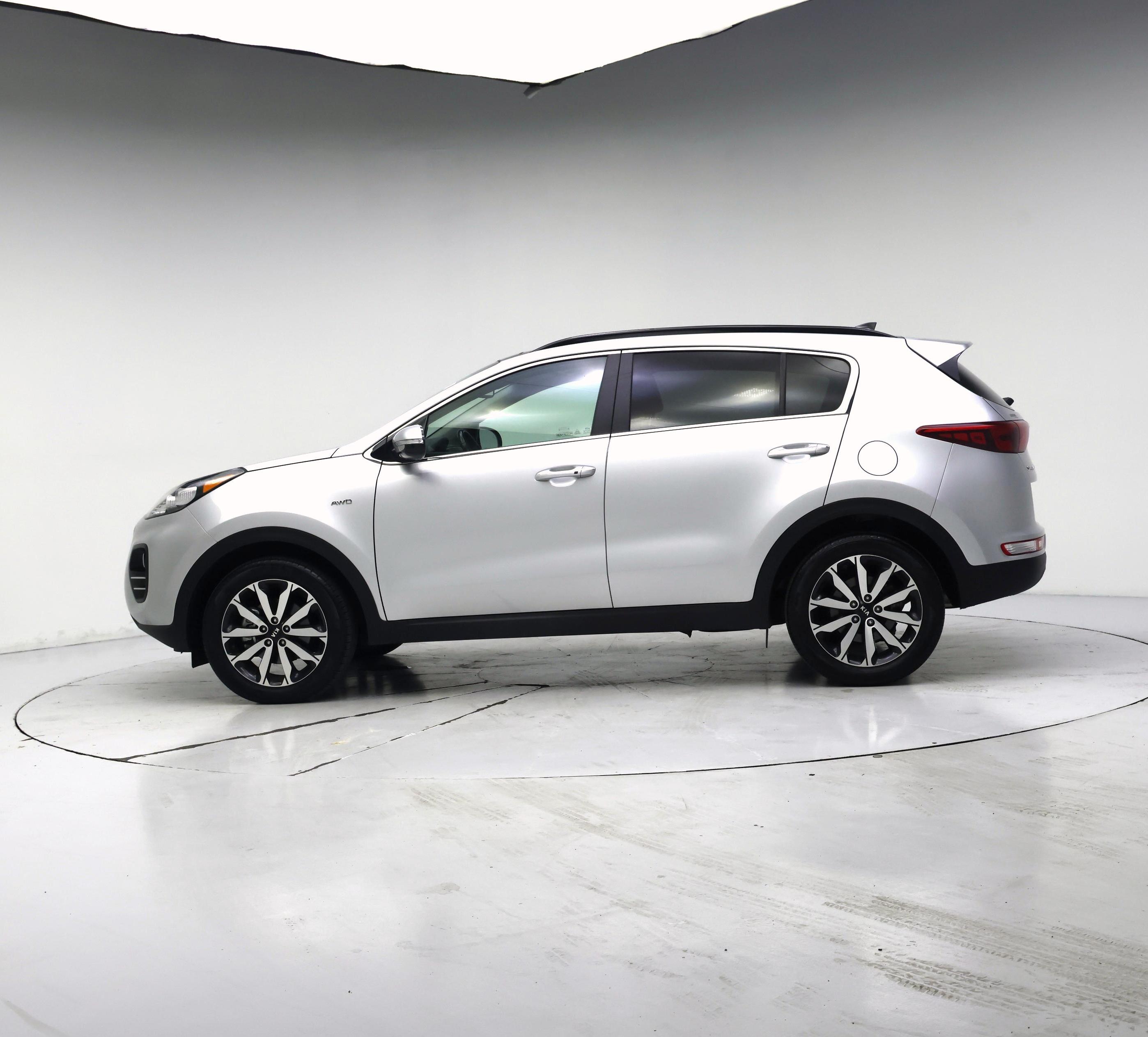 Thumbnail: 2019 Kia Sportage - 3
