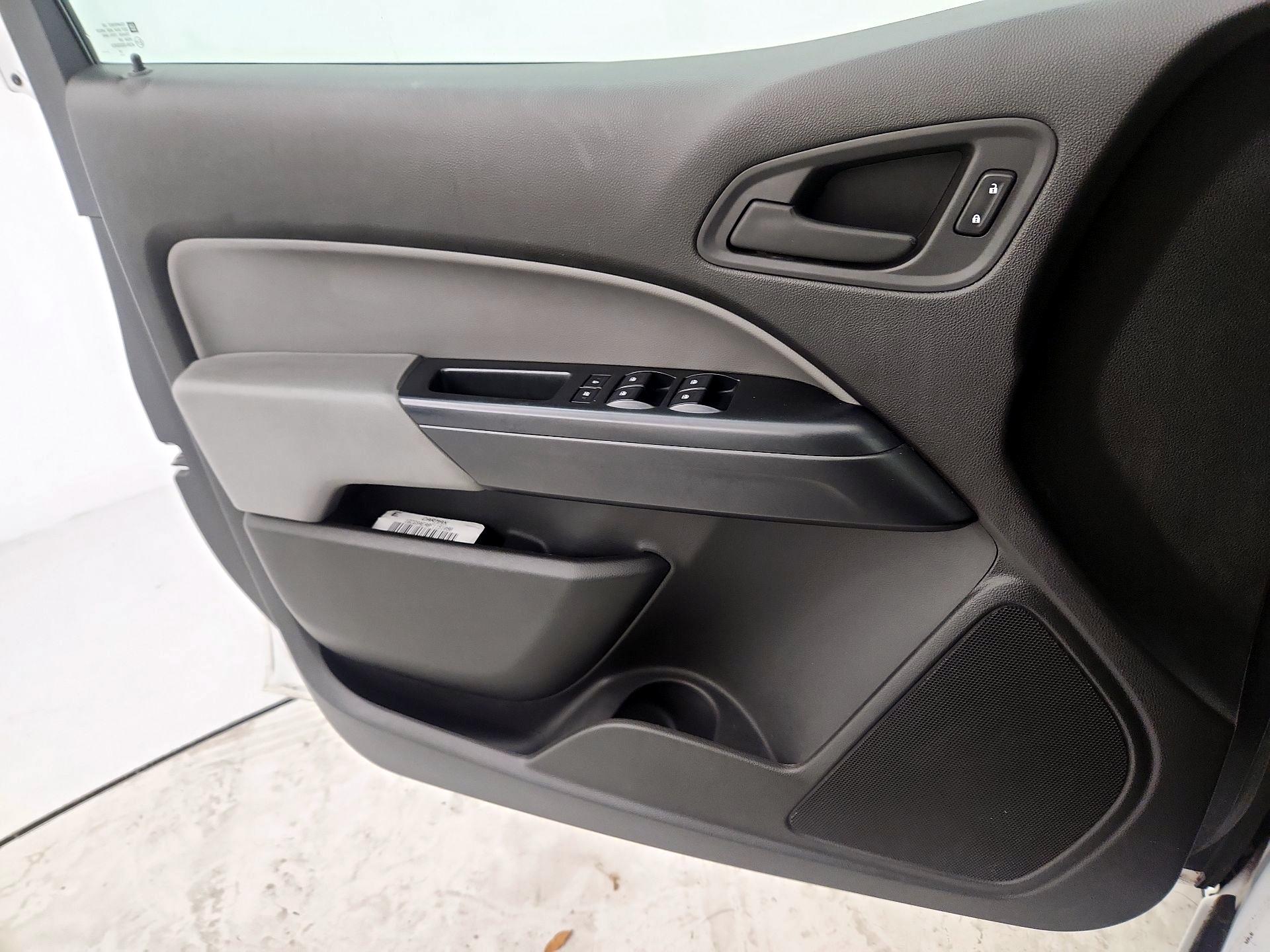 Thumbnail: 2015 Chevrolet Colorado - 12