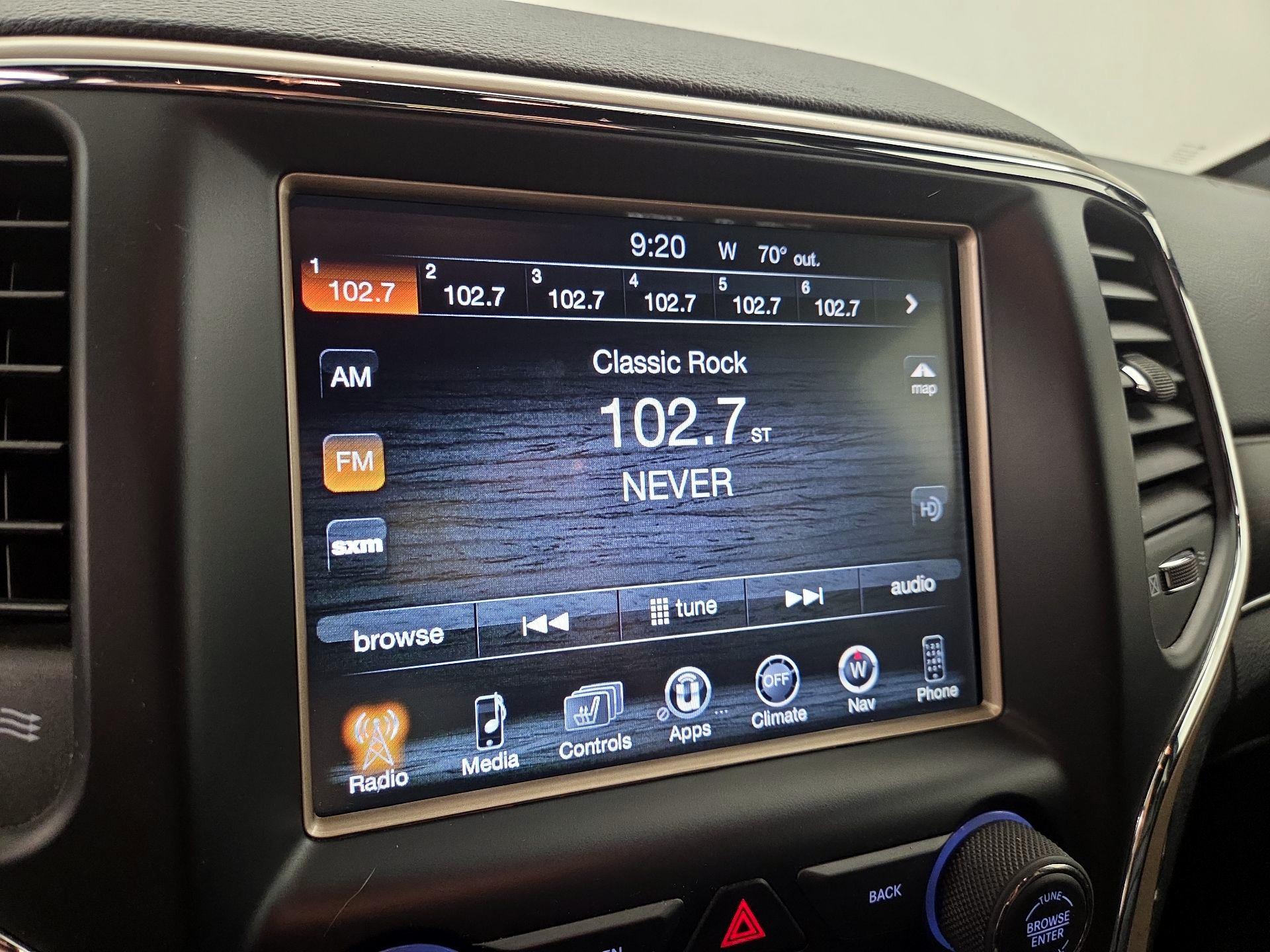 Thumbnail: 2016 Jeep Grand Cherokee - 16