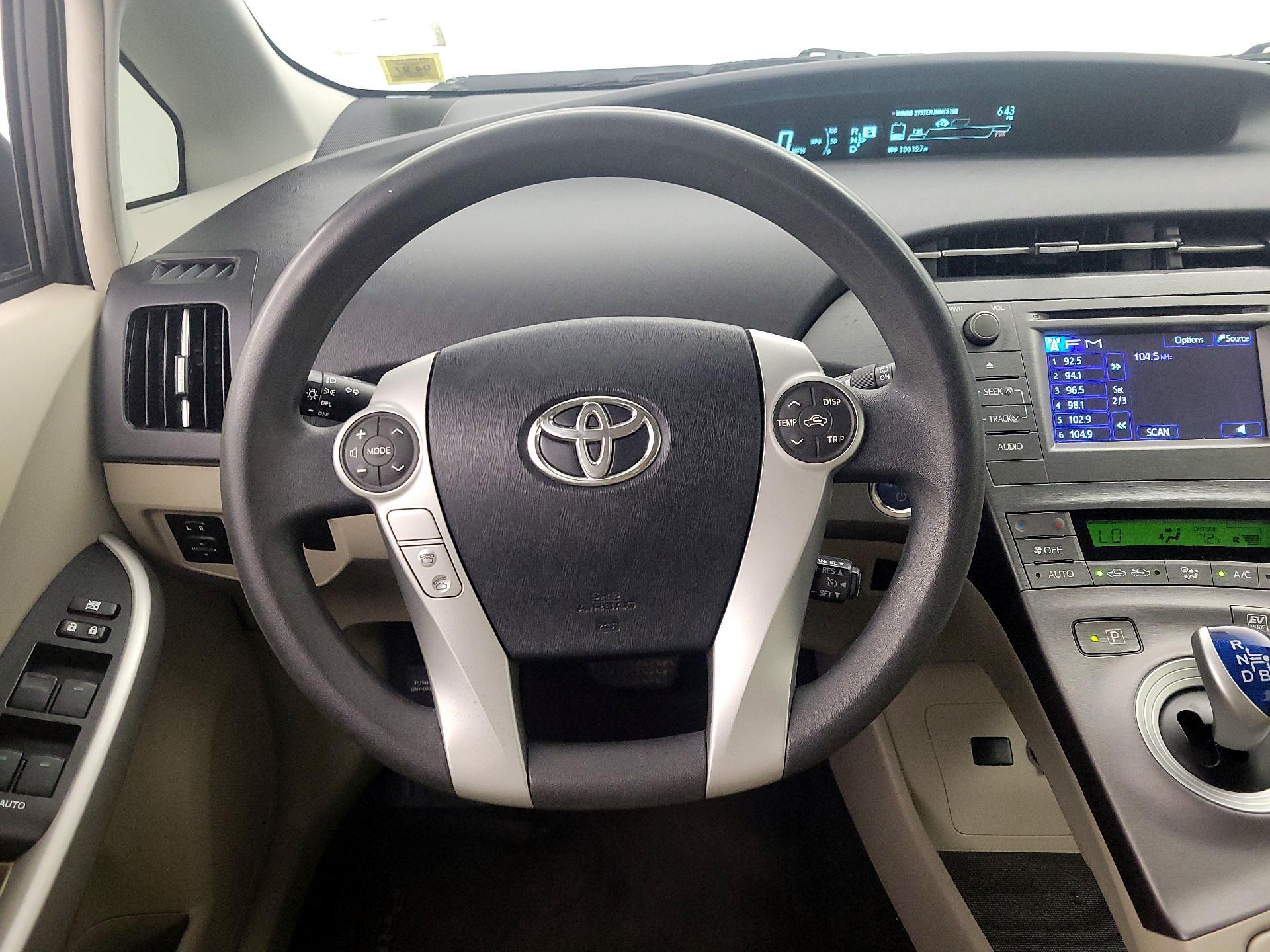 Thumbnail: 2015 Toyota Prius - 10