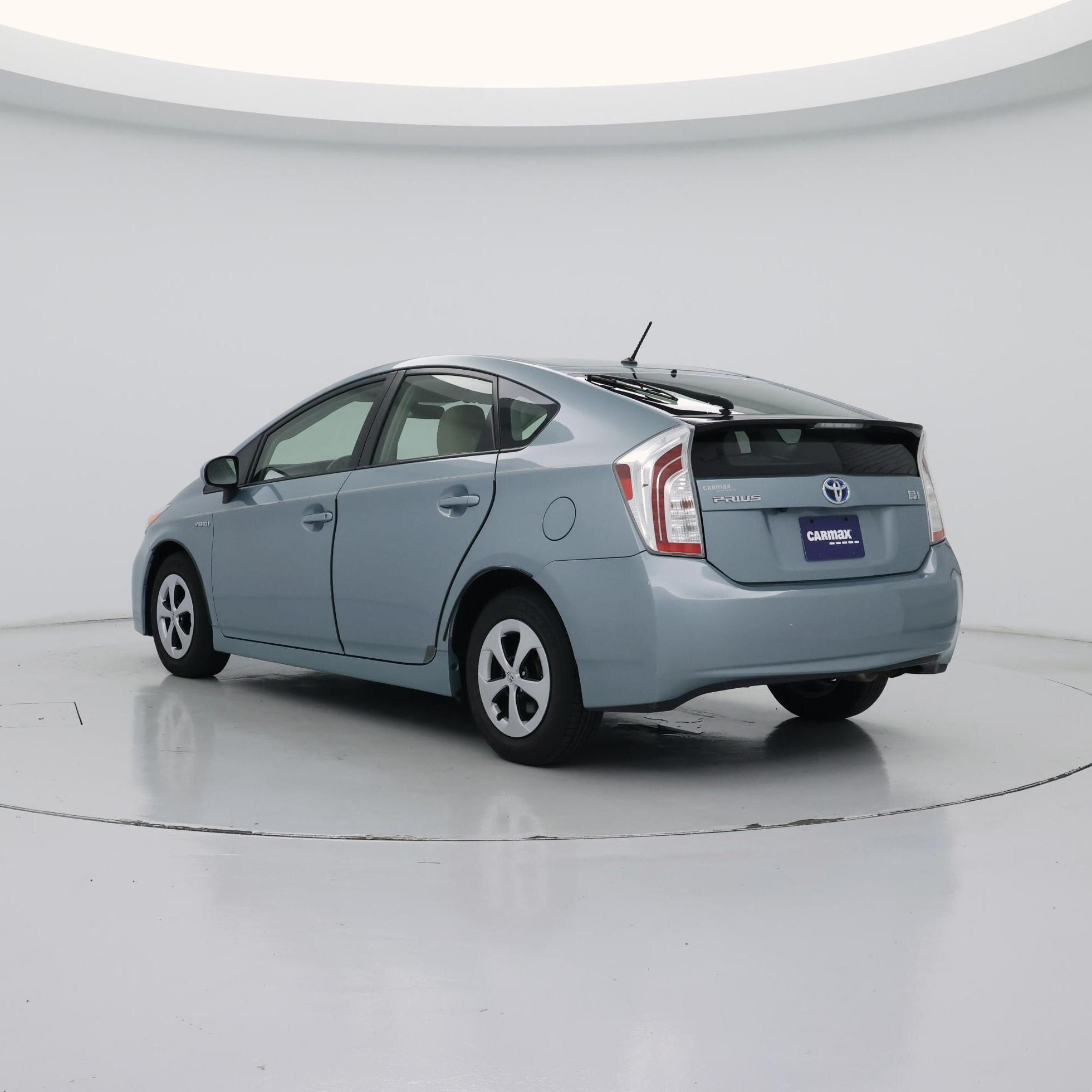 Thumbnail: 2015 Toyota Prius - 2