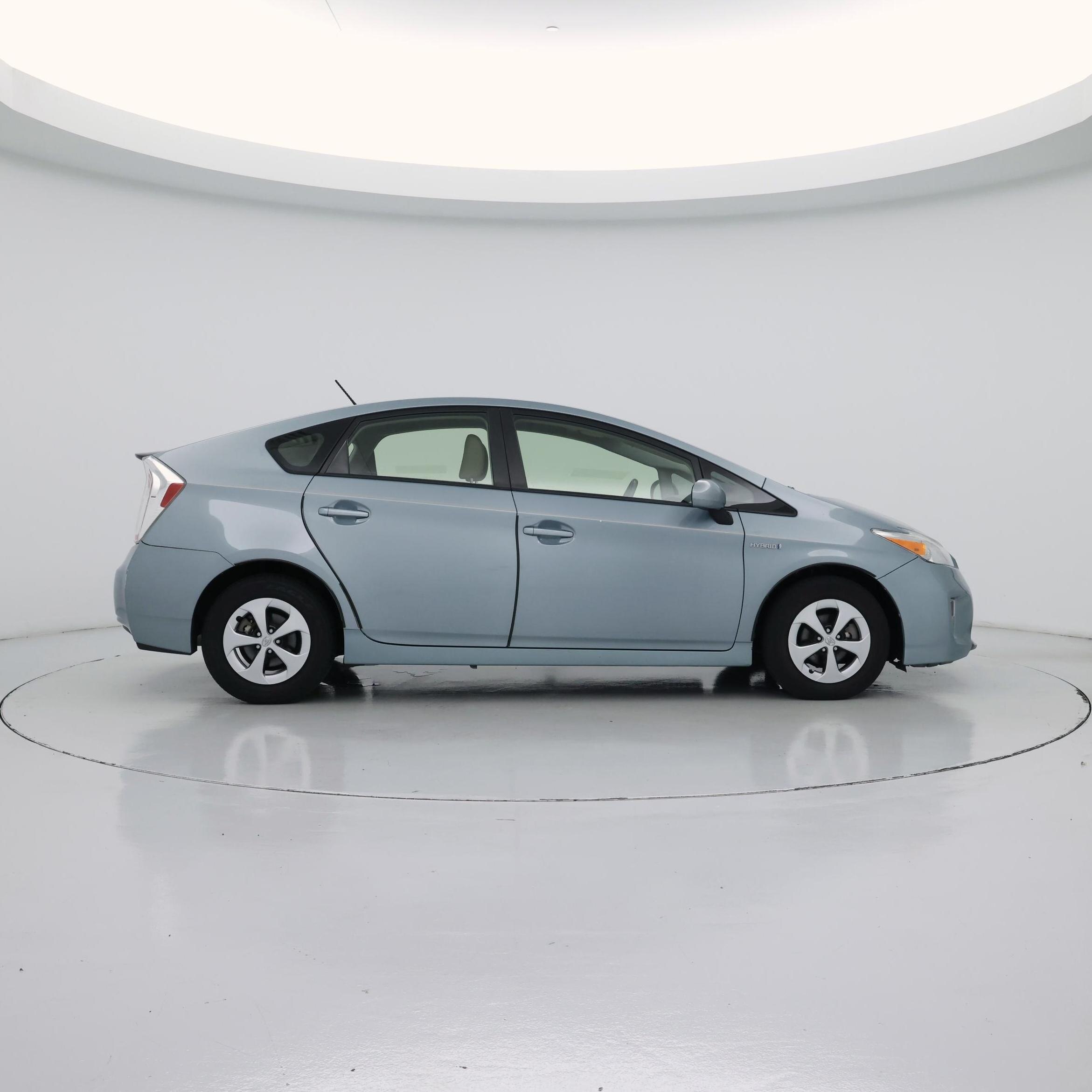 Thumbnail: 2015 Toyota Prius - 7