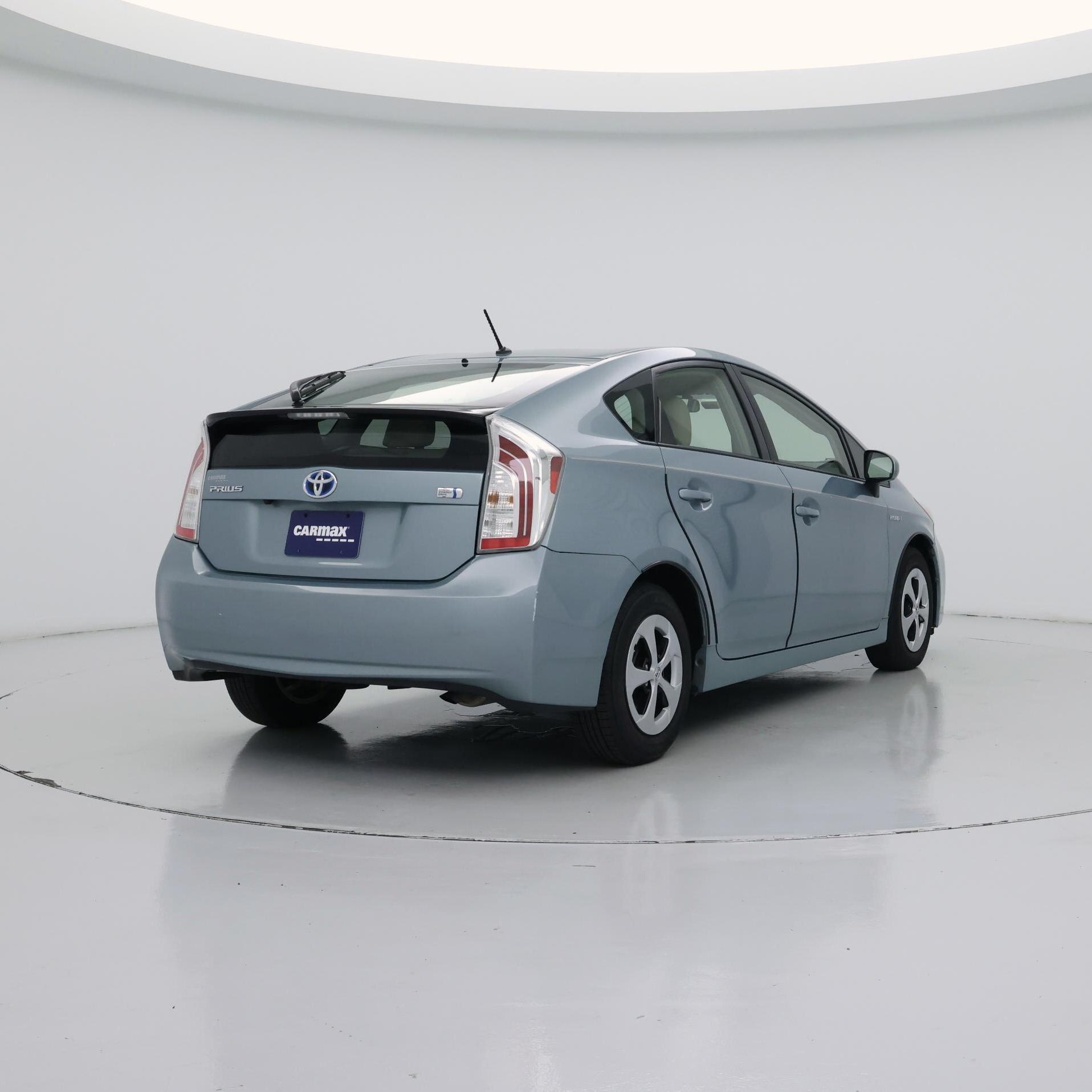 Thumbnail: 2015 Toyota Prius - 8