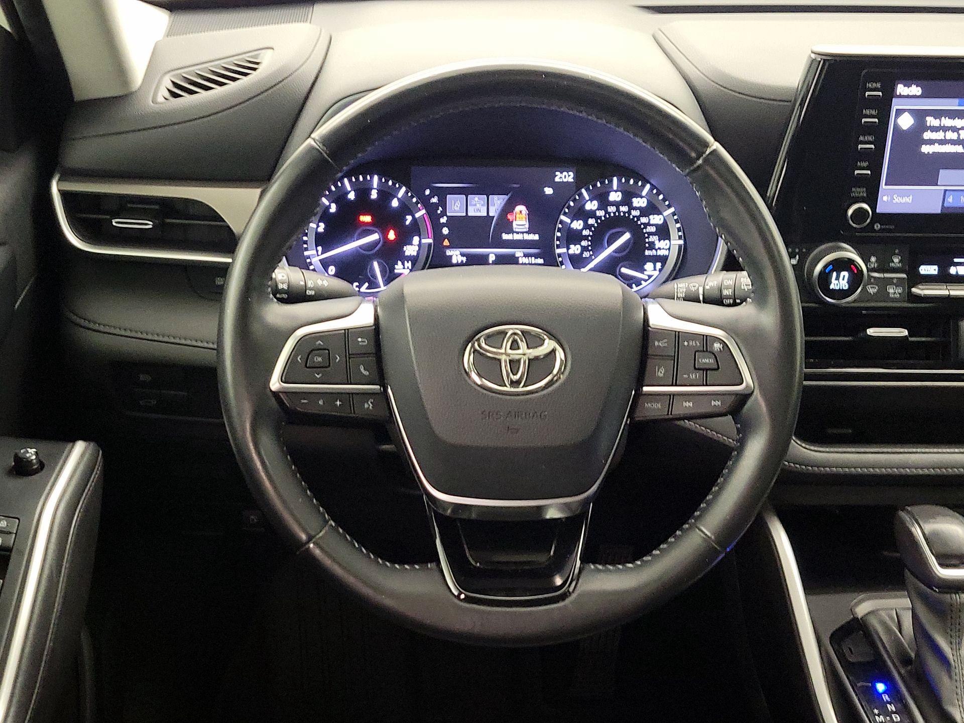 Thumbnail: 2020 Toyota Highlander - 10