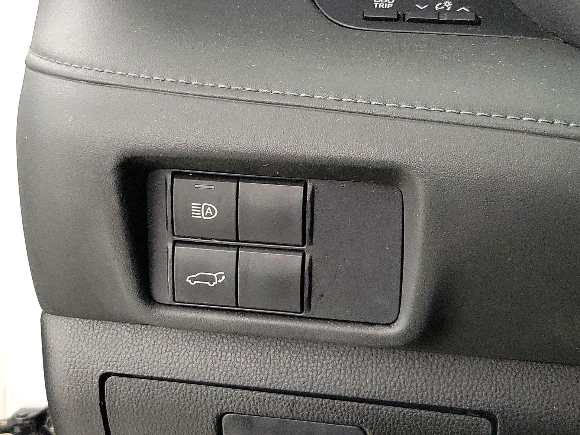Thumbnail: 2020 Toyota Highlander - 13