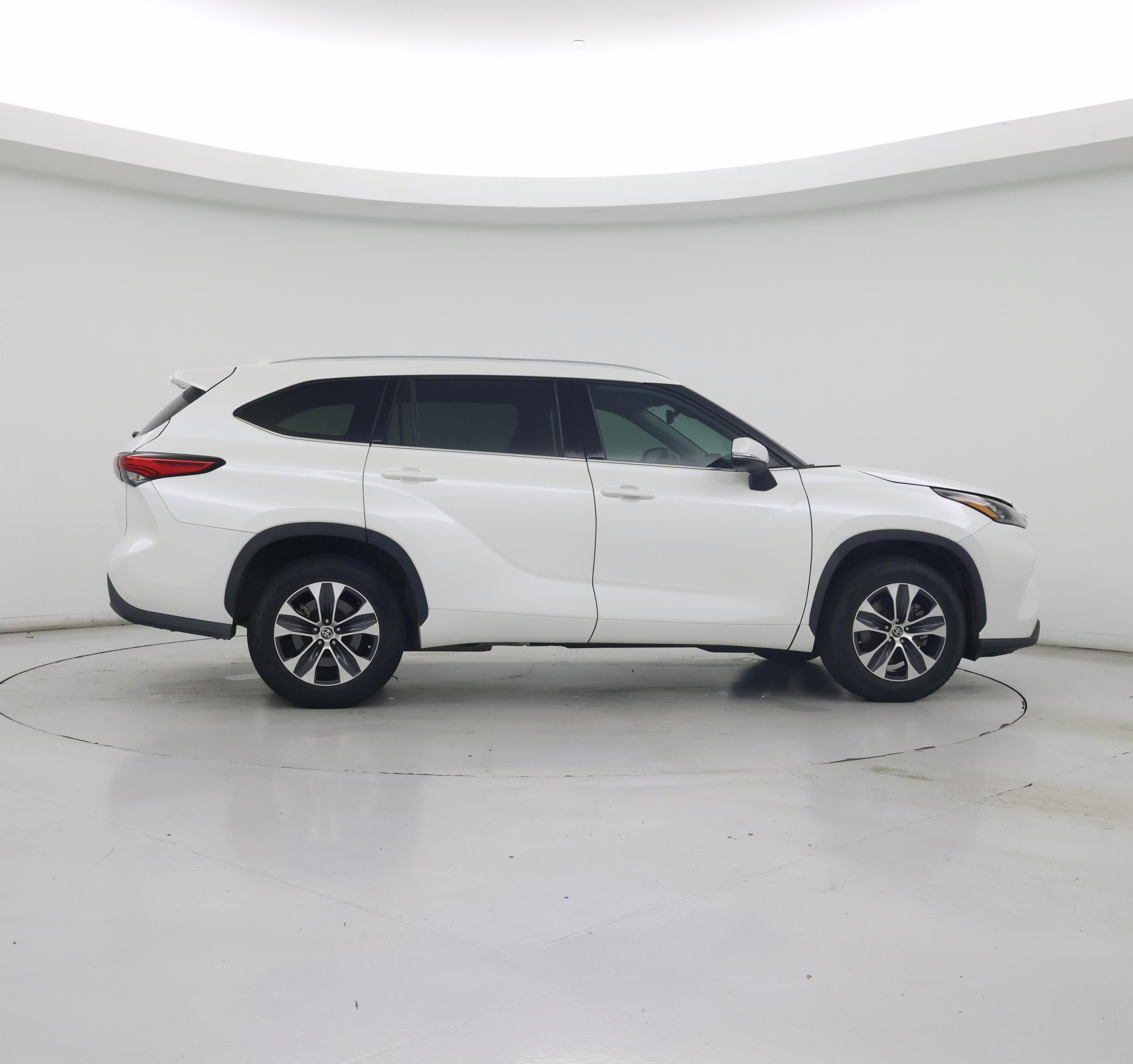 Thumbnail: 2020 Toyota Highlander - 7