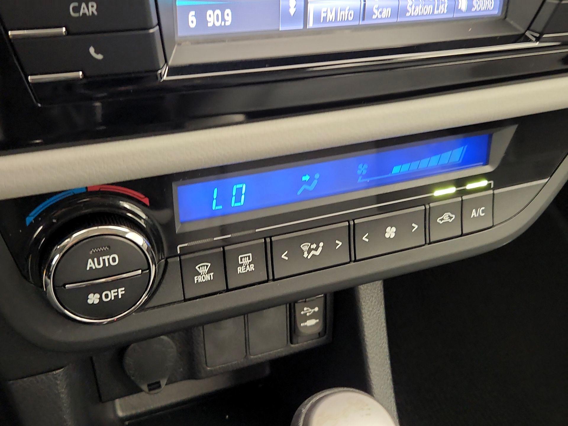 Thumbnail: 2016 Toyota Corolla - 16