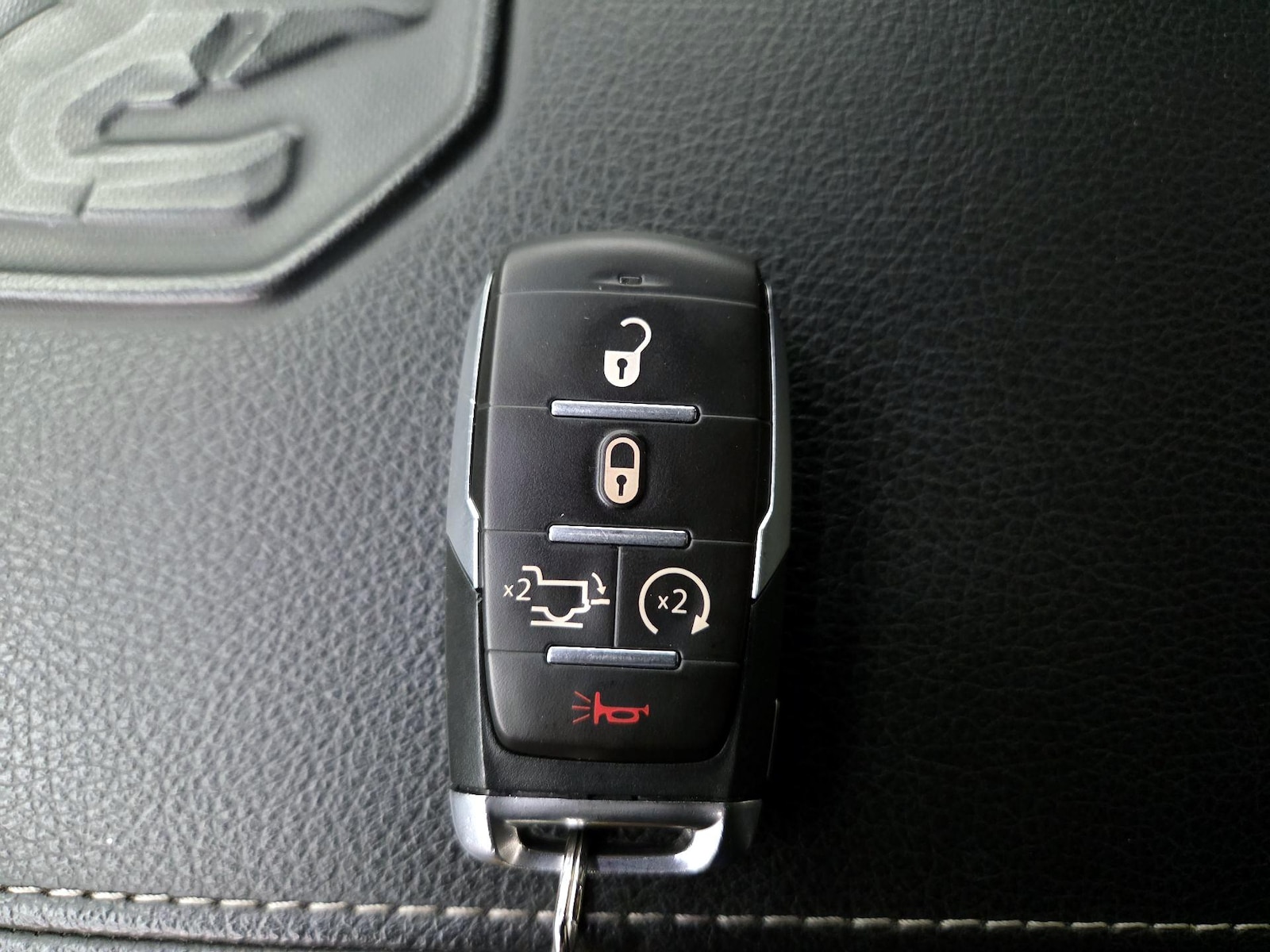 2024 RAM Ram 1500 Pickup Laramie - Photo 24