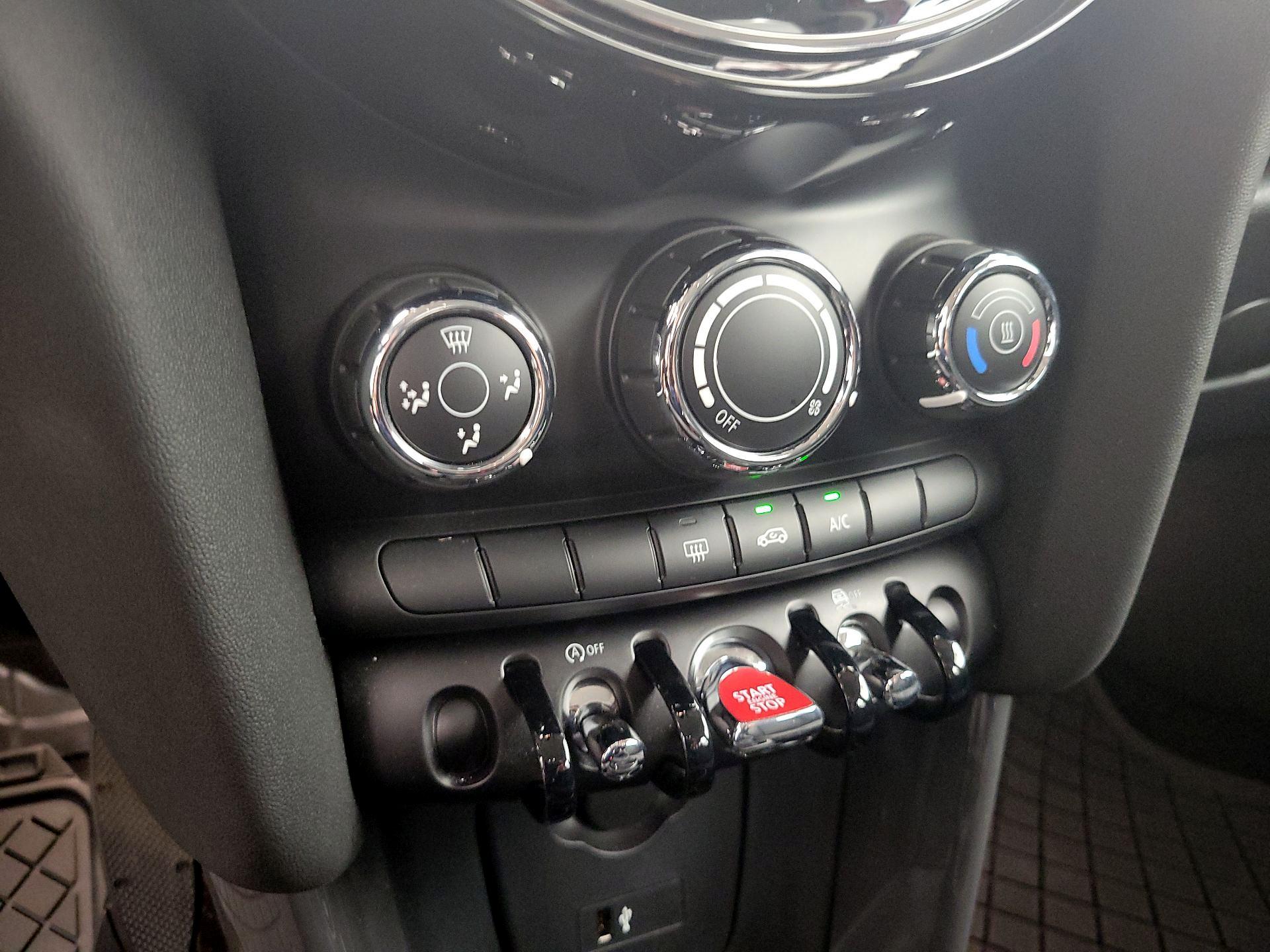 Thumbnail: 2024 MINI Cooper Hardtop - 16