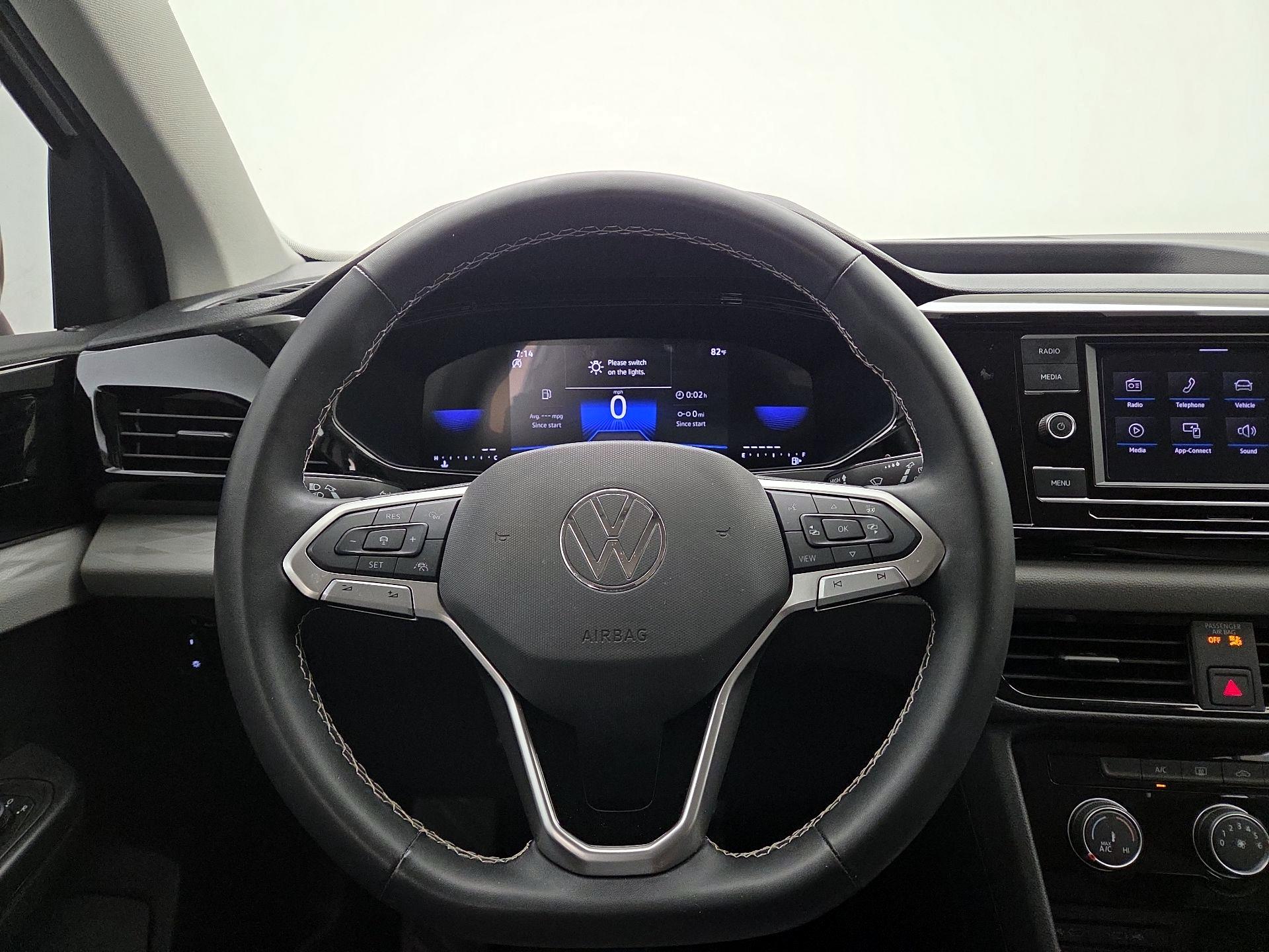 Thumbnail: 2024 Volkswagen Taos - 10