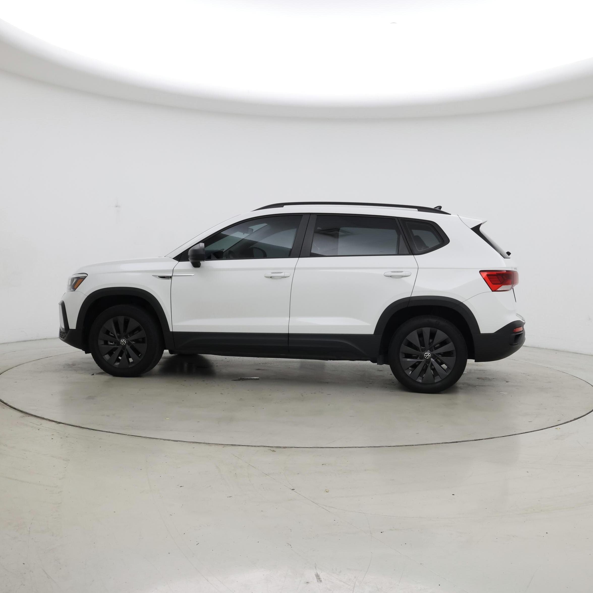 Thumbnail: 2024 Volkswagen Taos - 3