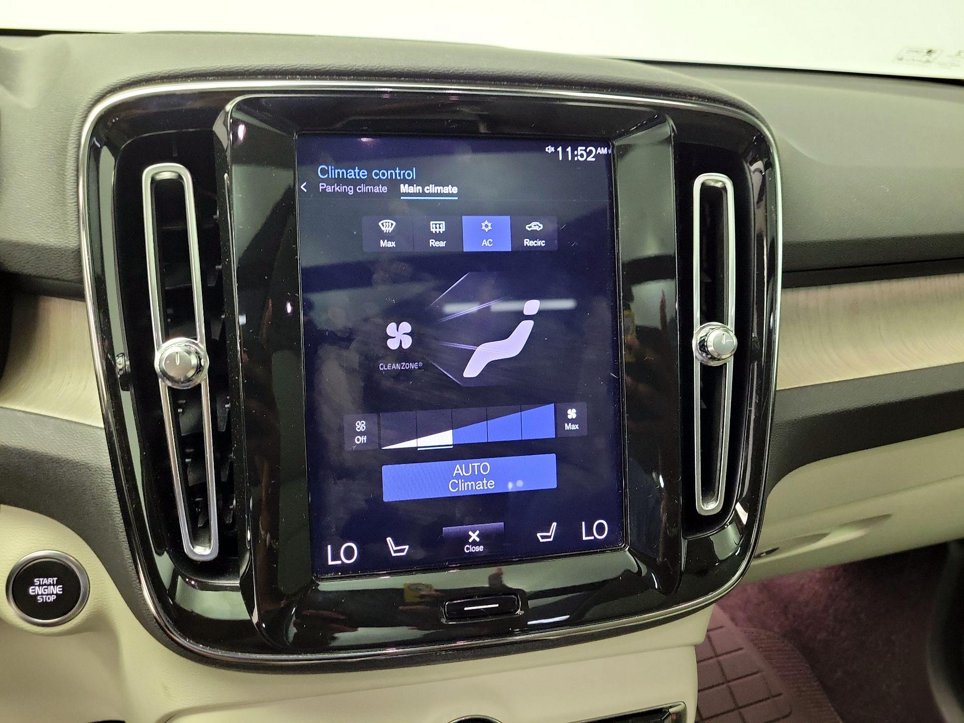 Thumbnail: 2020 Volvo XC40 - 17