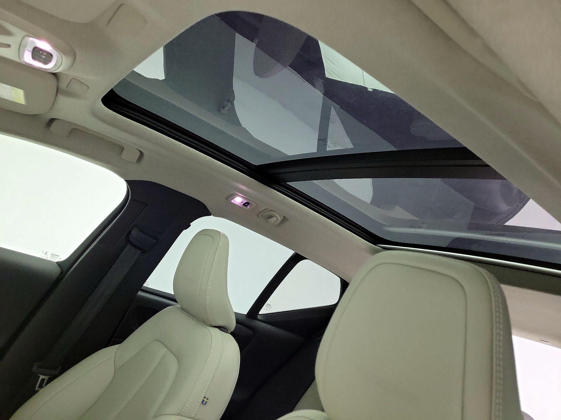Thumbnail: 2020 Volvo XC40 - 20