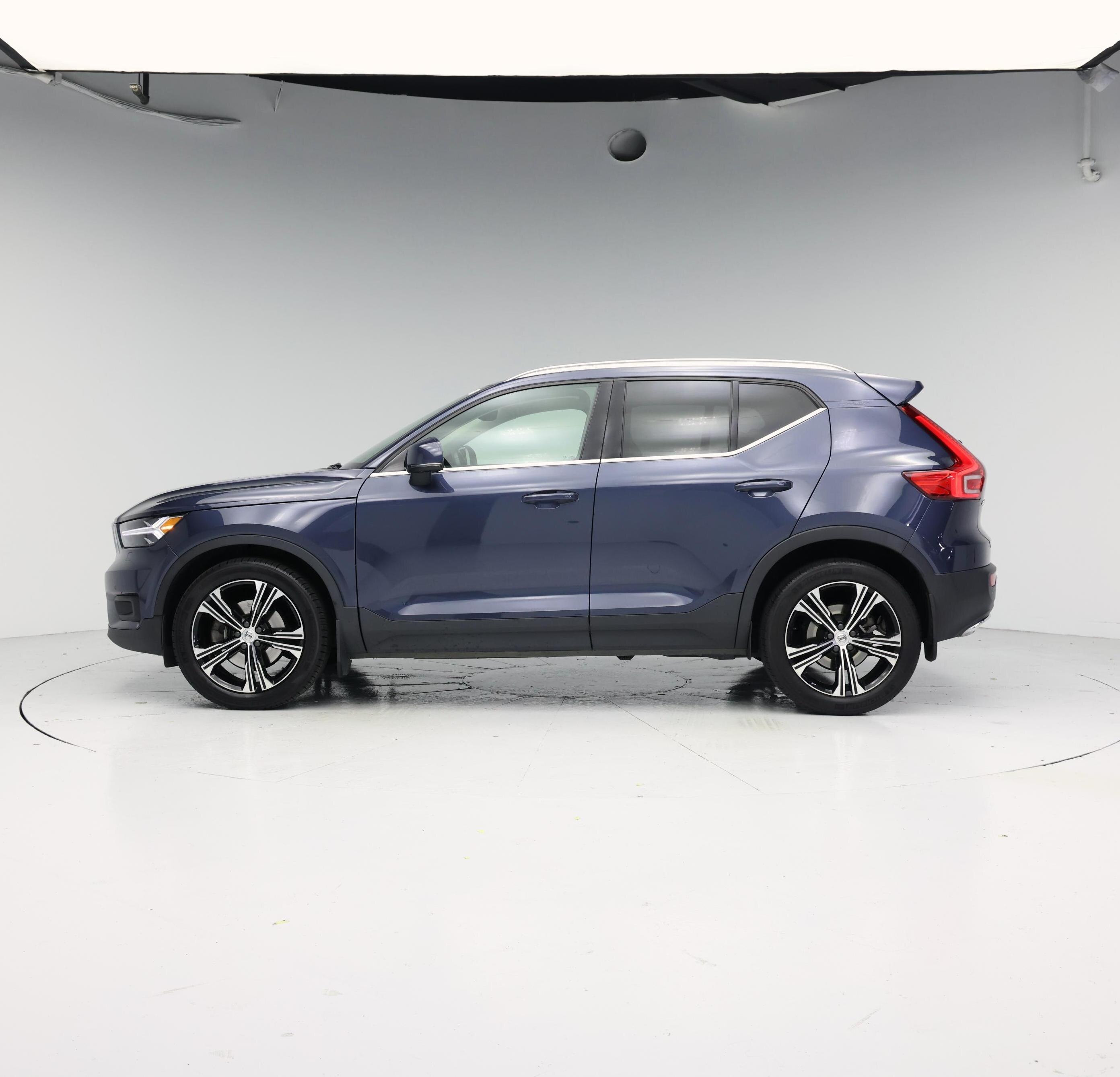 Thumbnail: 2020 Volvo XC40 - 3